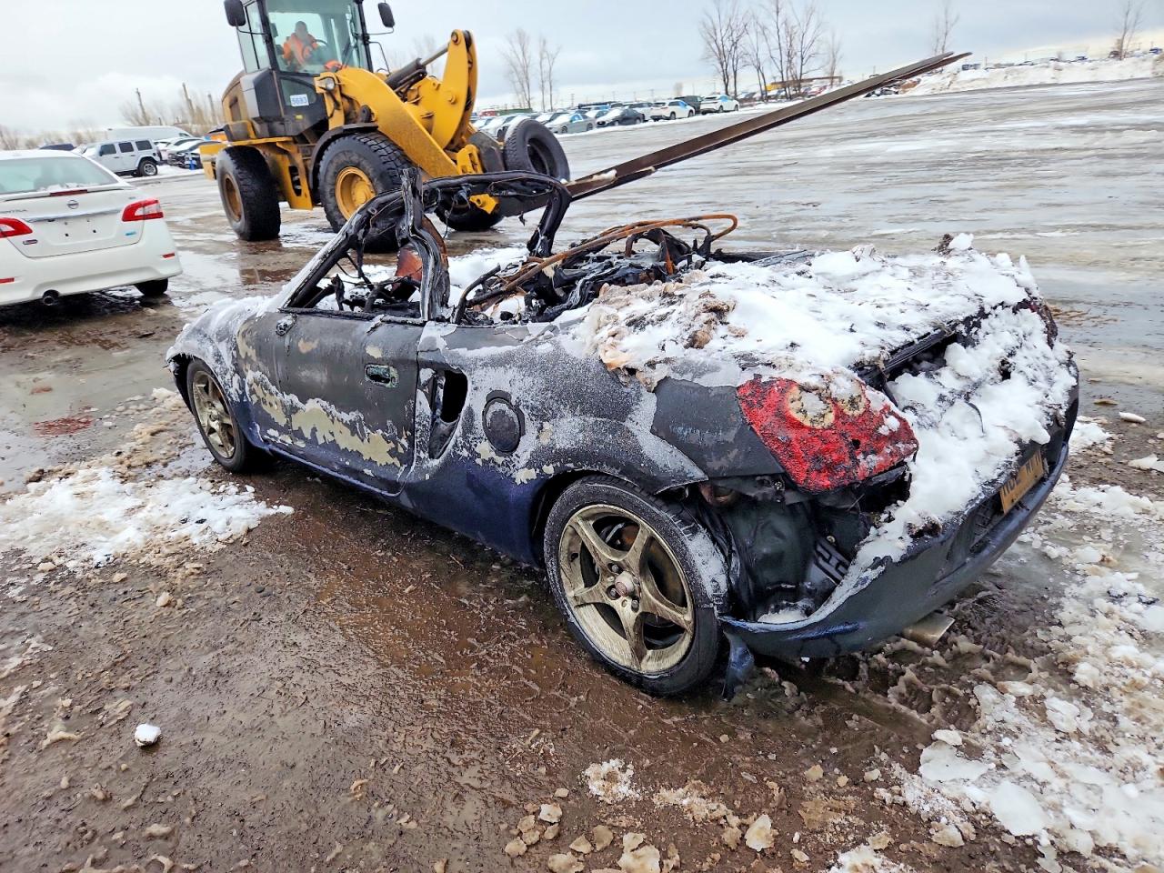 2004 Toyota Mr2 Spyder Burn vin: JTDFR320X40067001