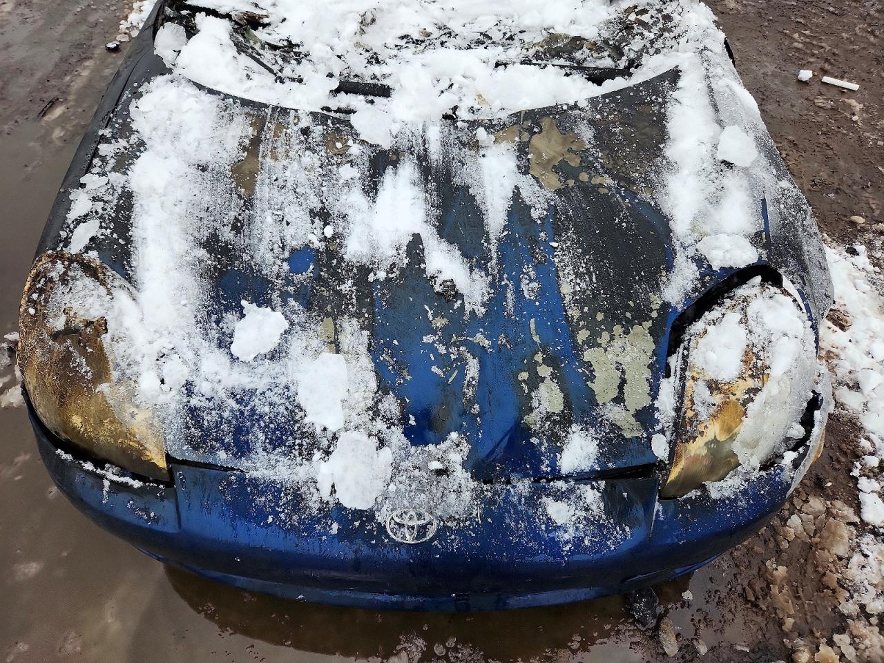 2004 Toyota Mr2 Spyder Burn vin: JTDFR320X40067001