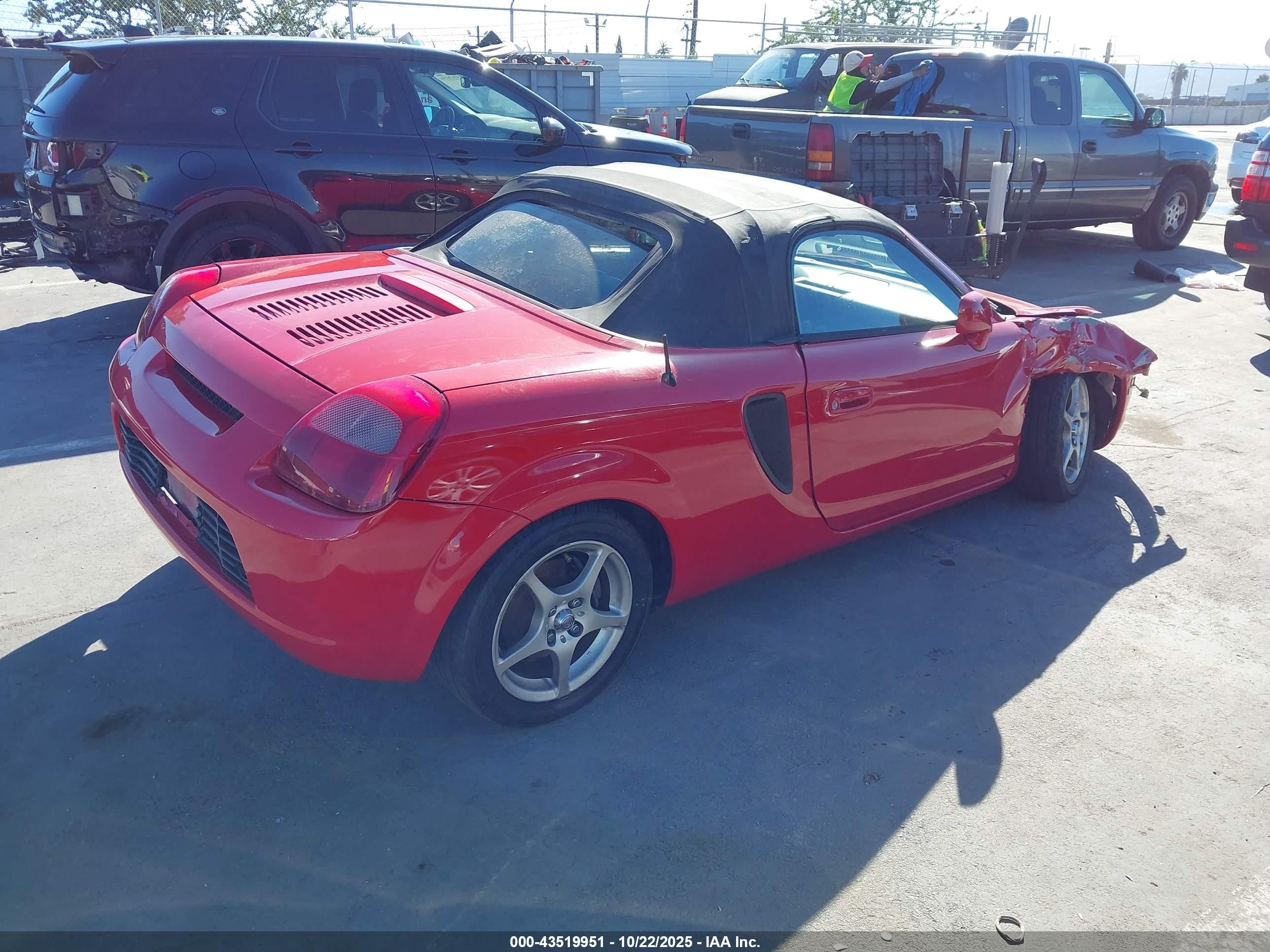 2000 Toyota Mr2 Spyder   Red vin: JTDFR320XY0017608