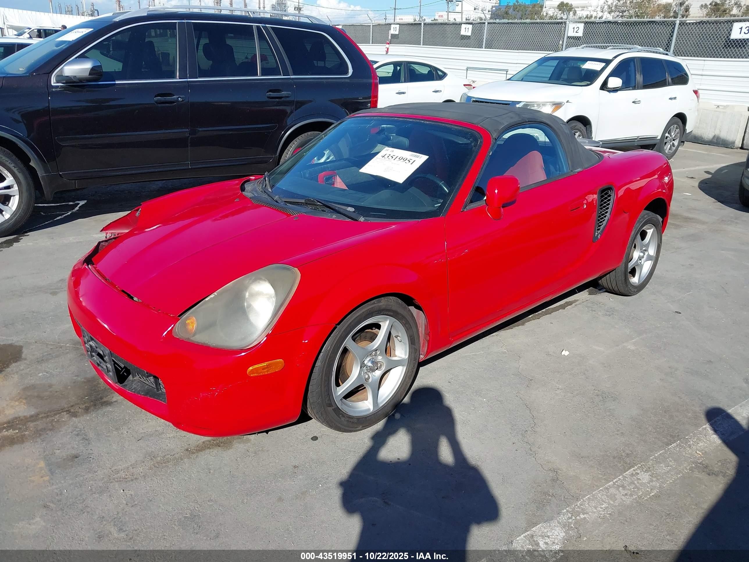 2000 Toyota Mr2 Spyder   Red vin: JTDFR320XY0017608