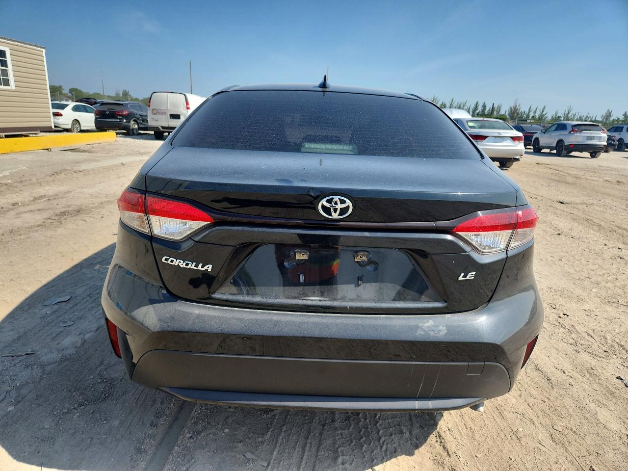2022 Toyota Corolla Le Black vin: JTDHPMAEXNJ200367