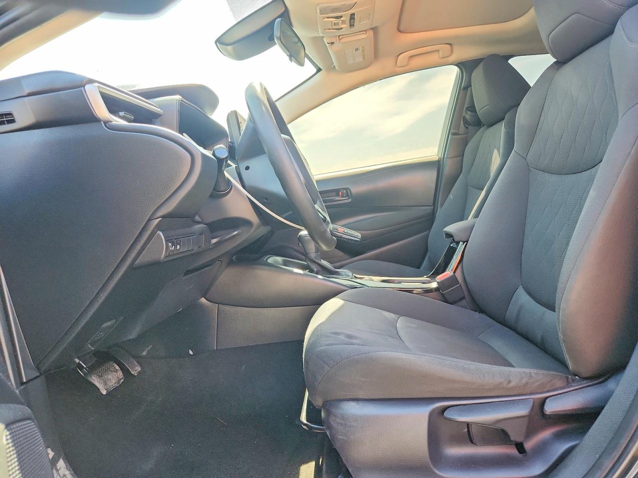 2022 Toyota Corolla Le Black vin: JTDHPMAEXNJ200367