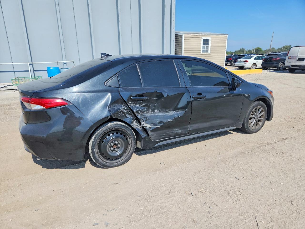 2022 Toyota Corolla Le Black vin: JTDHPMAEXNJ200367