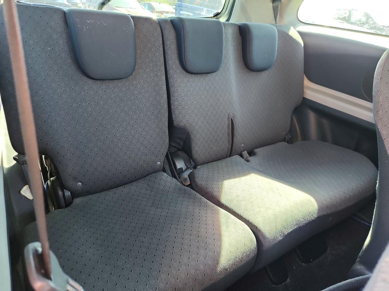 2010 Toyota Yaris Base Серебряный vin: JTDJT4K31A5285239