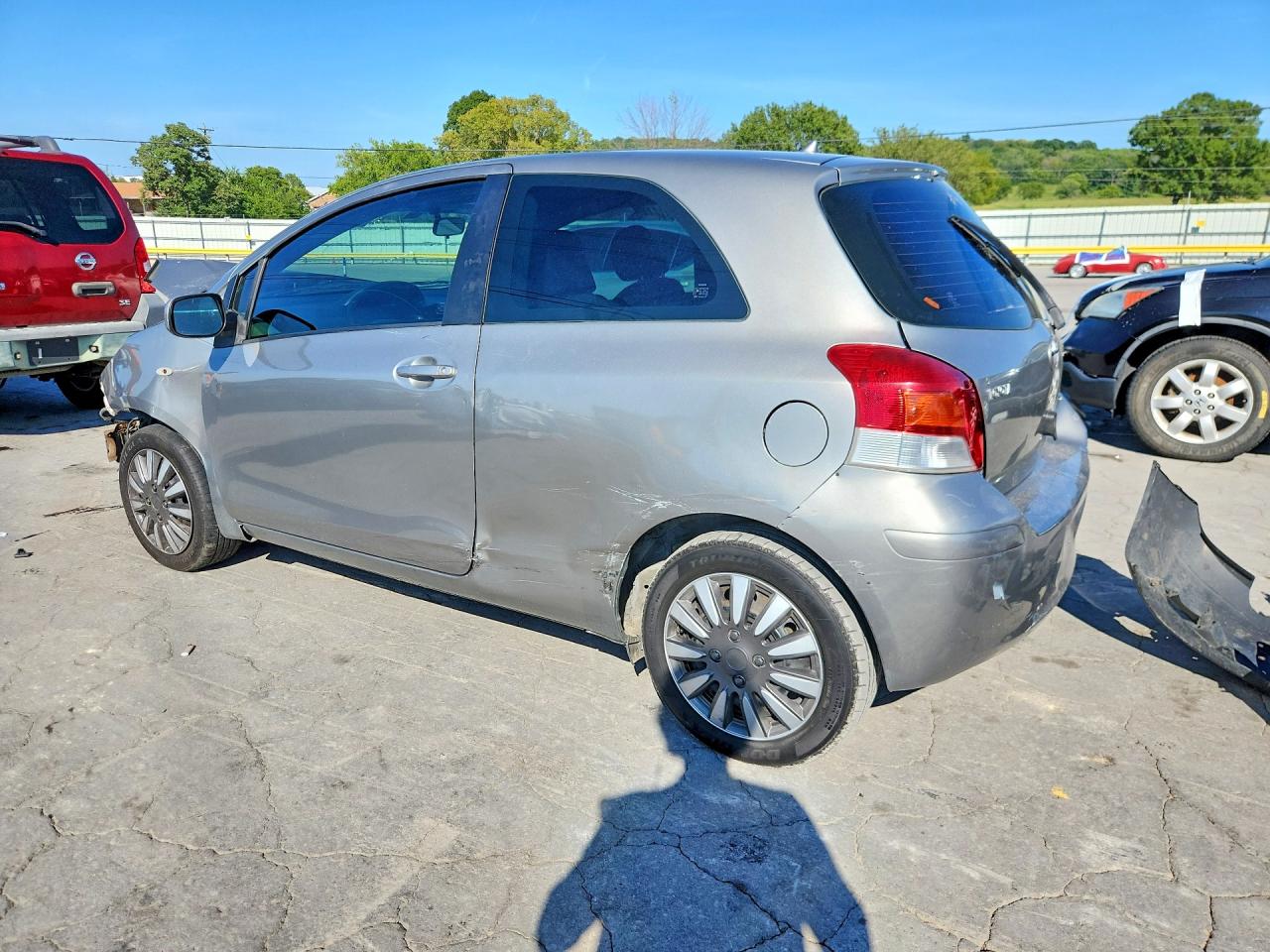 2010 Toyota Yaris Base Серебряный vin: JTDJT4K31A5285239