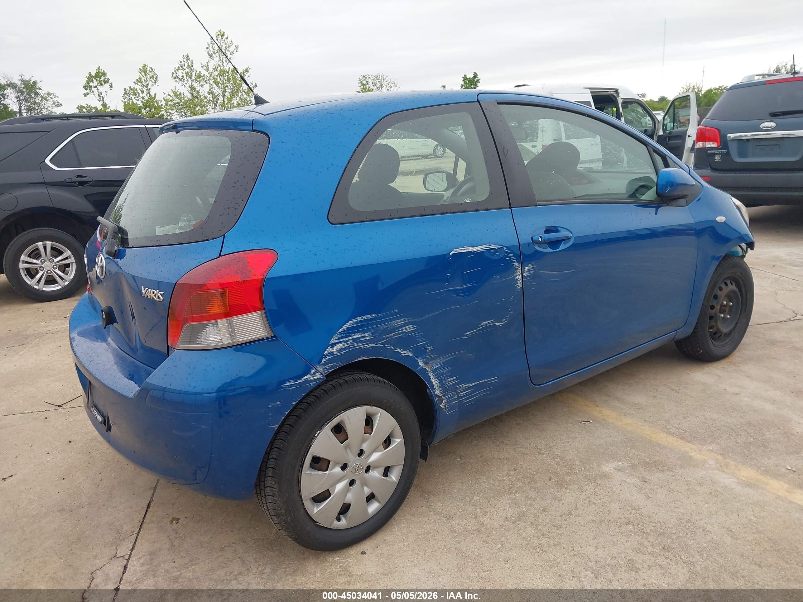 2011 Toyota Yaris   Blue vin: JTDJT4K31B5327720