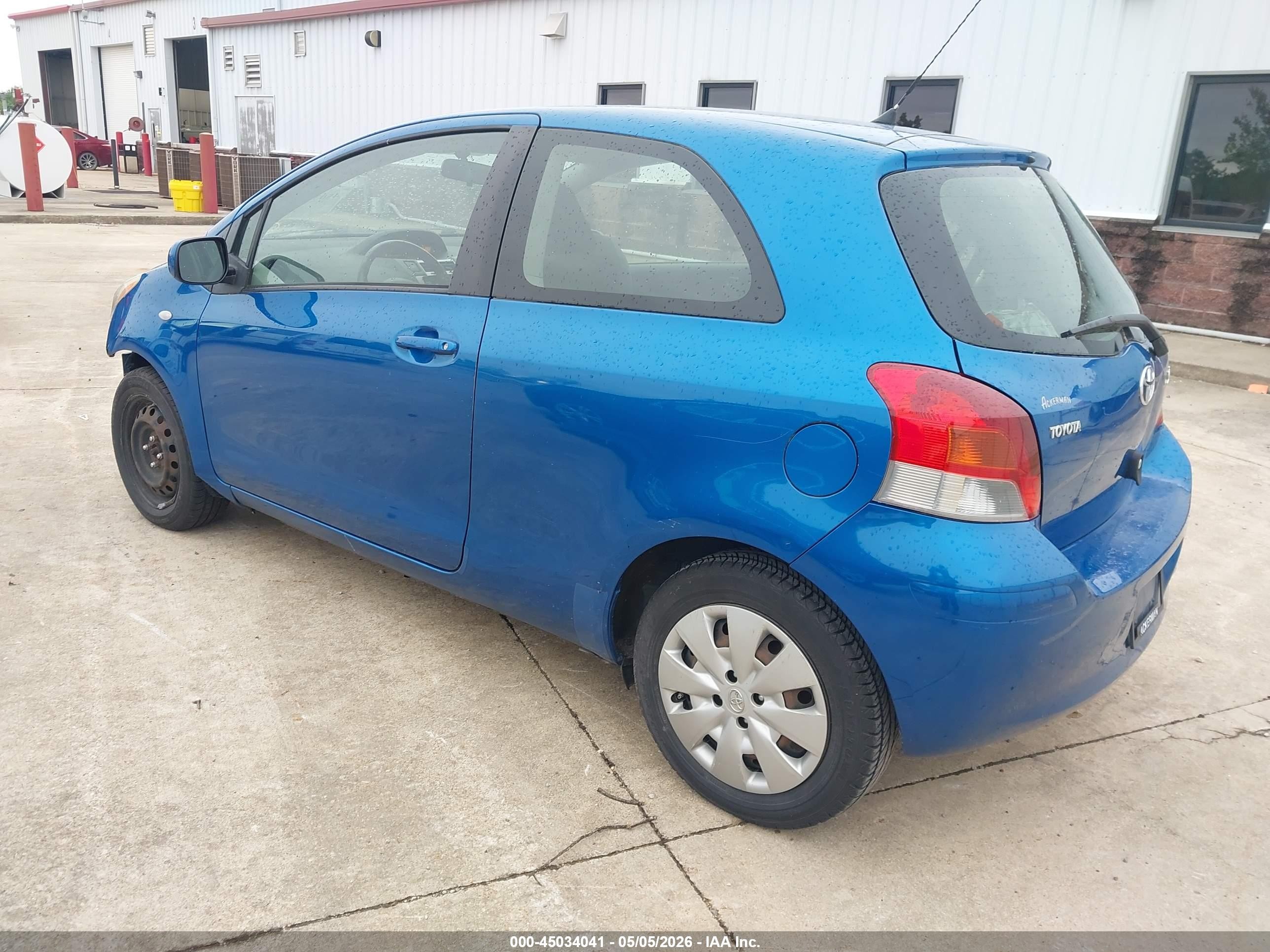 2011 Toyota Yaris   Blue vin: JTDJT4K31B5327720