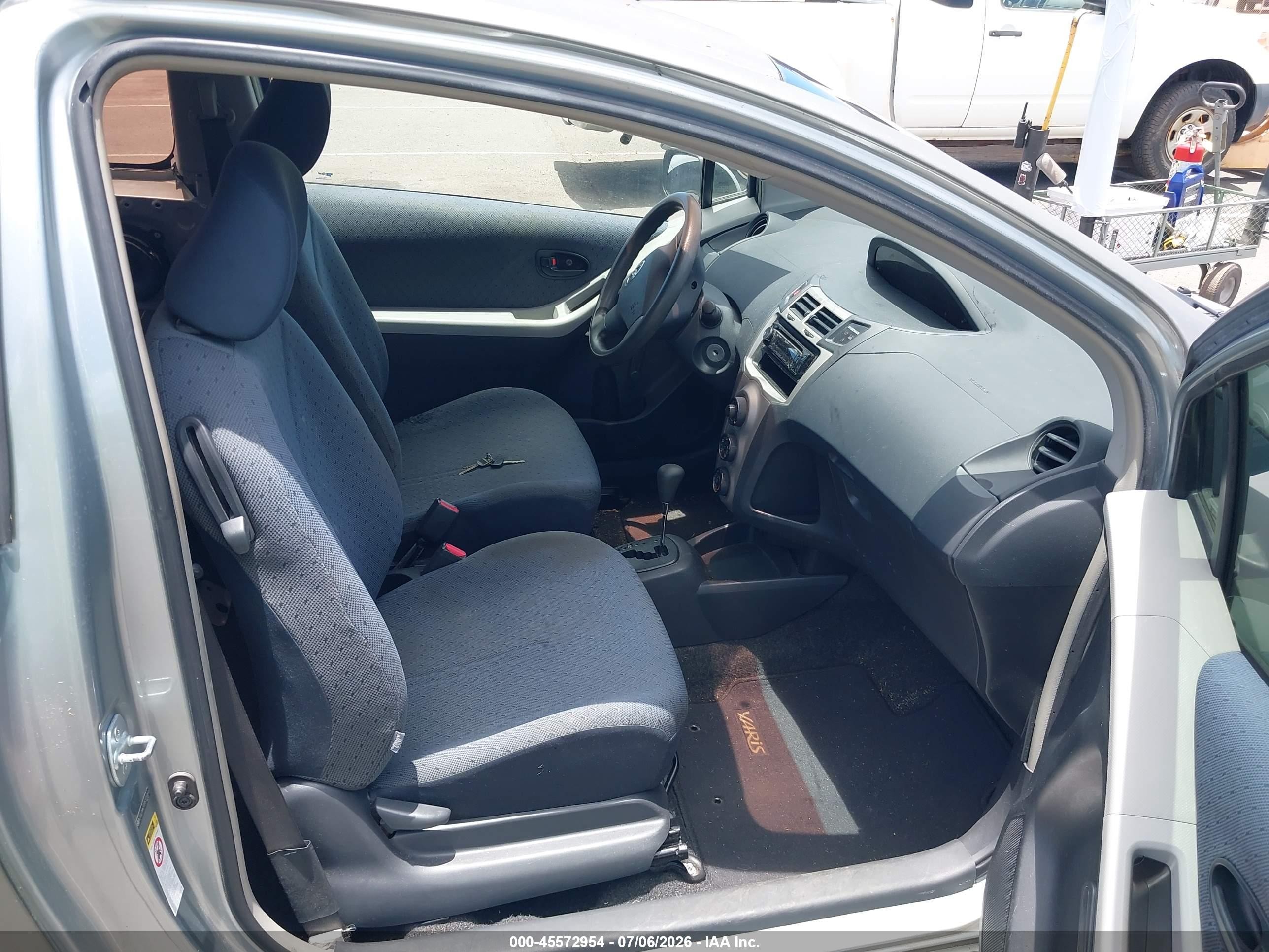 2011 Toyota Yaris   Gray vin: JTDJT4K31B5331069