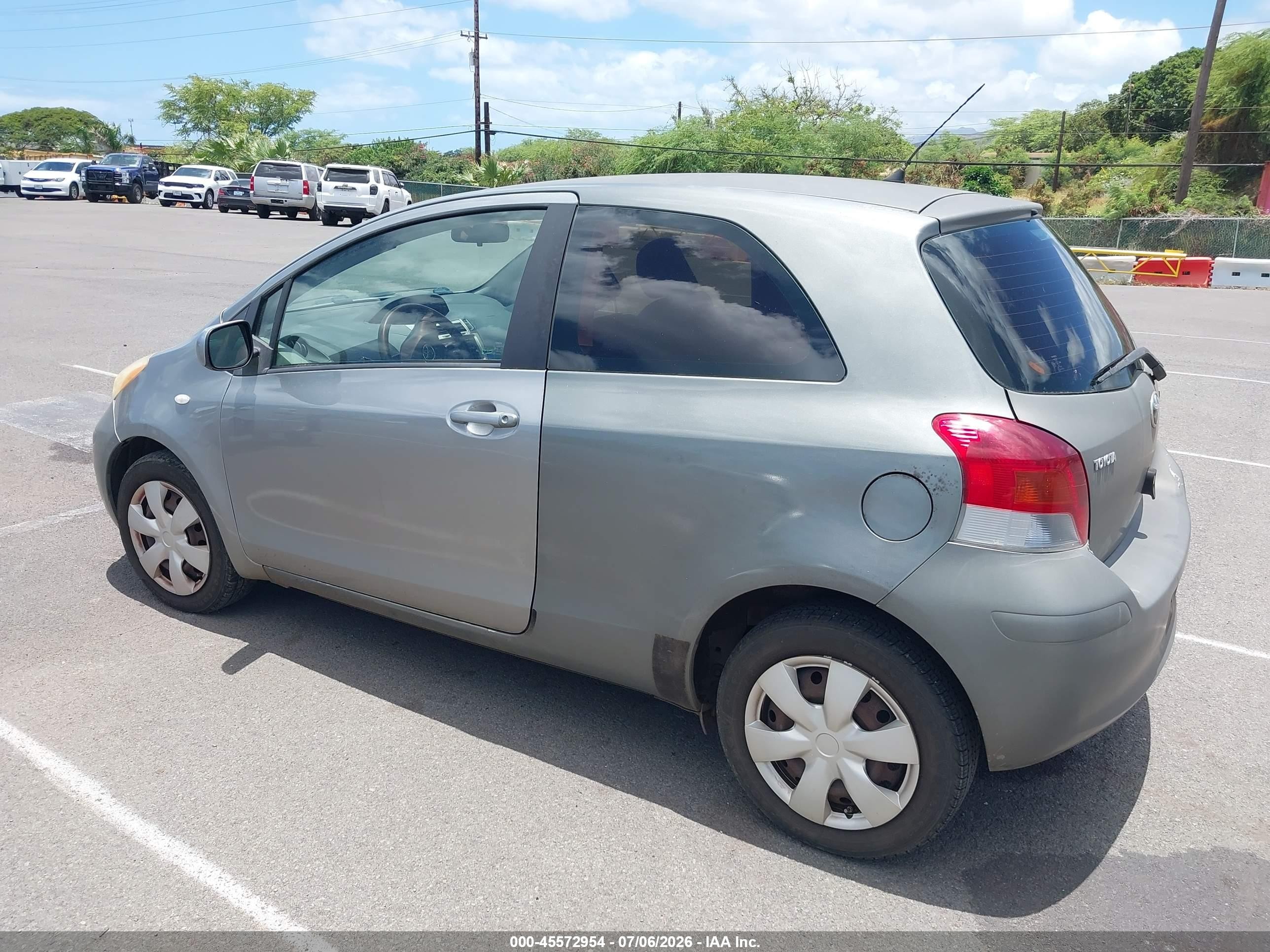 2011 Toyota Yaris   Gray vin: JTDJT4K31B5331069