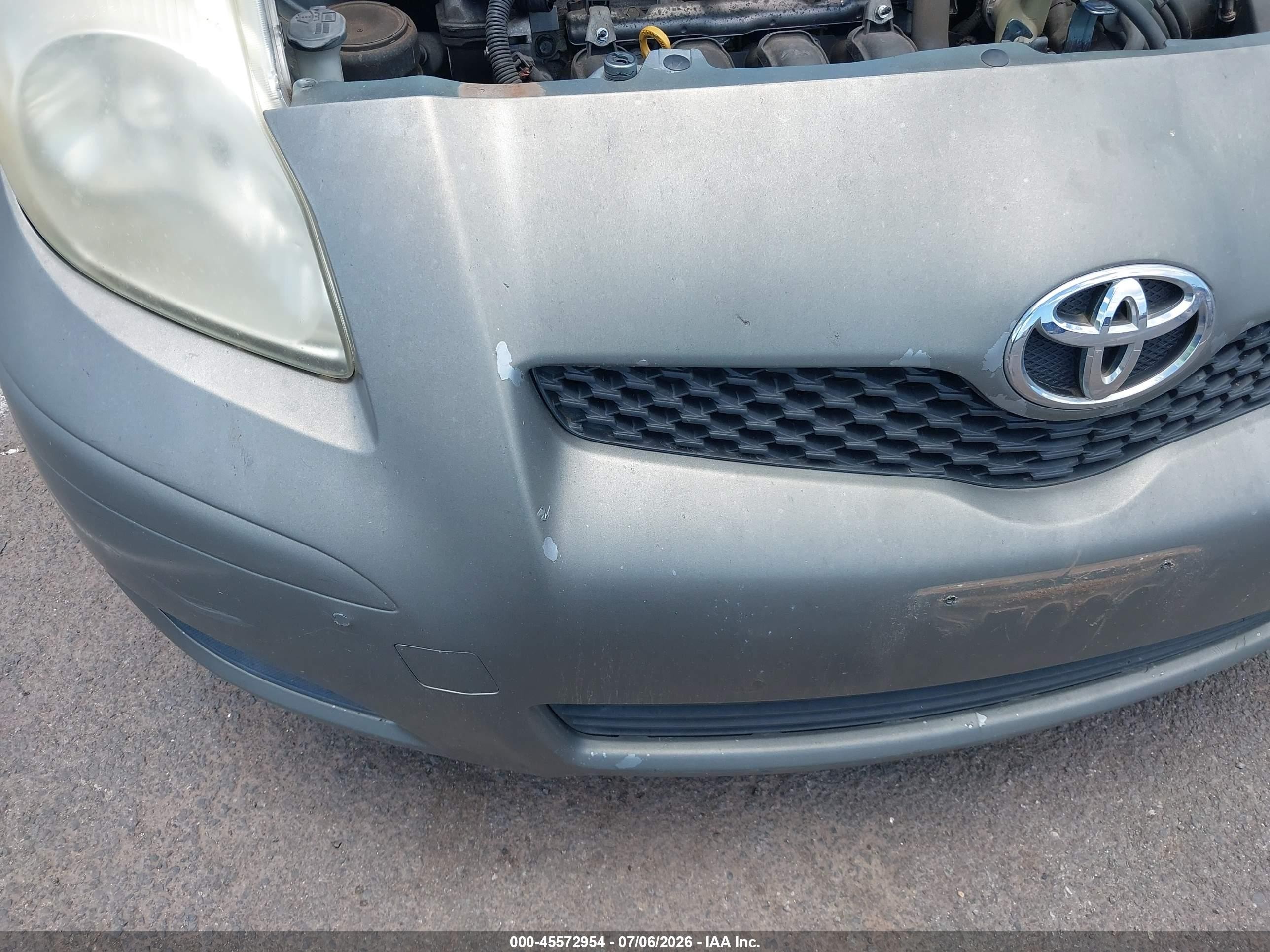 2011 Toyota Yaris   Gray vin: JTDJT4K31B5331069