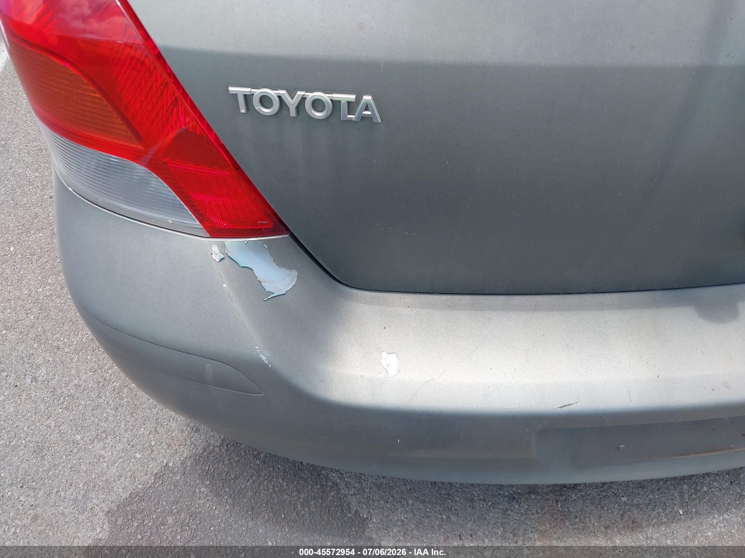 2011 Toyota Yaris   Gray vin: JTDJT4K31B5331069