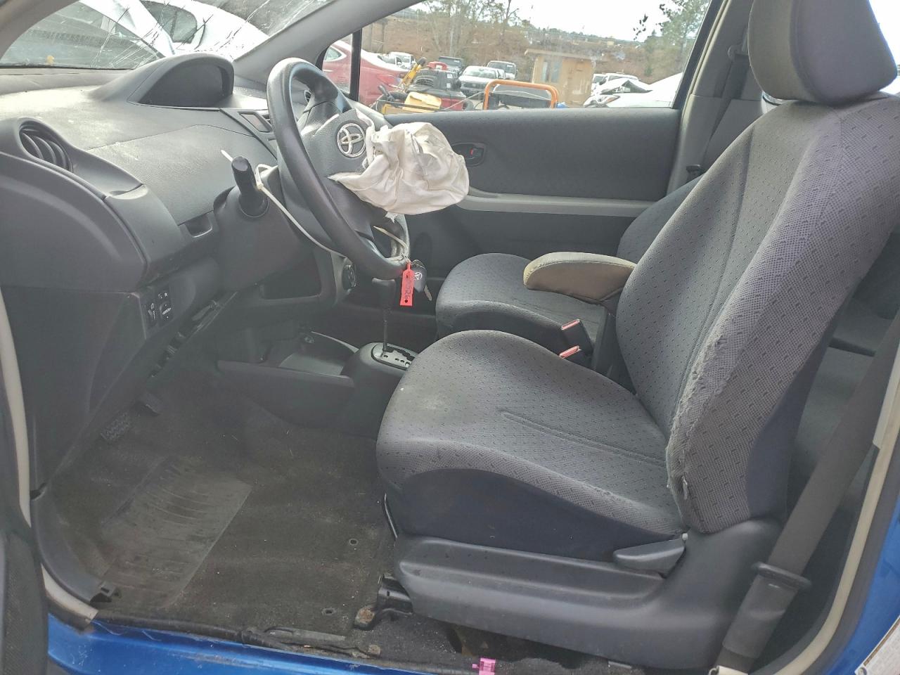2010 Toyota Yaris Blue vin: JTDJT4K32A5282527