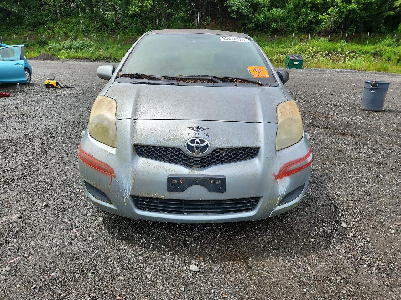 2010 Toyota Yaris Base Silver vin: JTDJT4K32A5299778