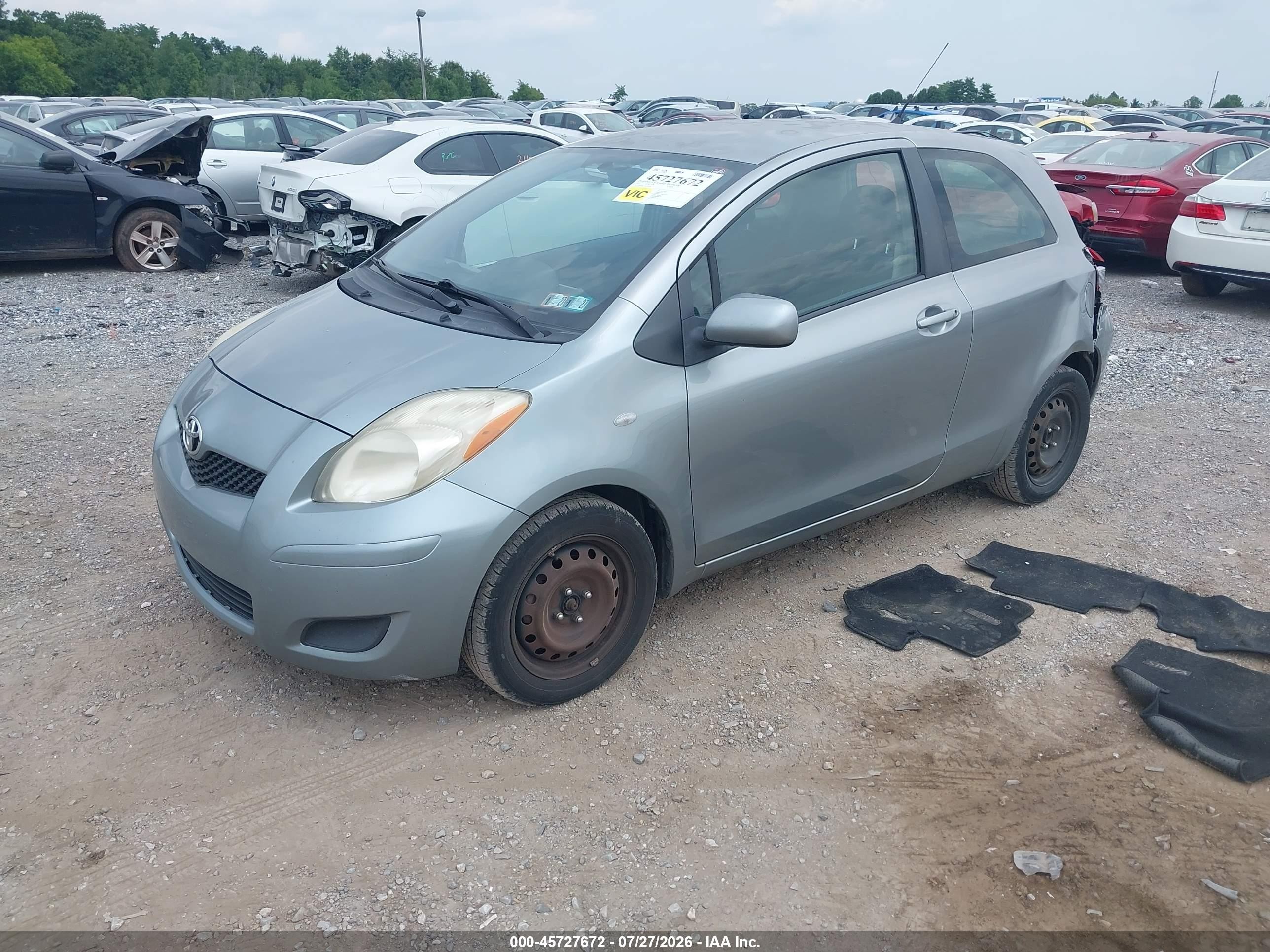 2011 Toyota Yaris   Серебряный vin: JTDJT4K32B5330724