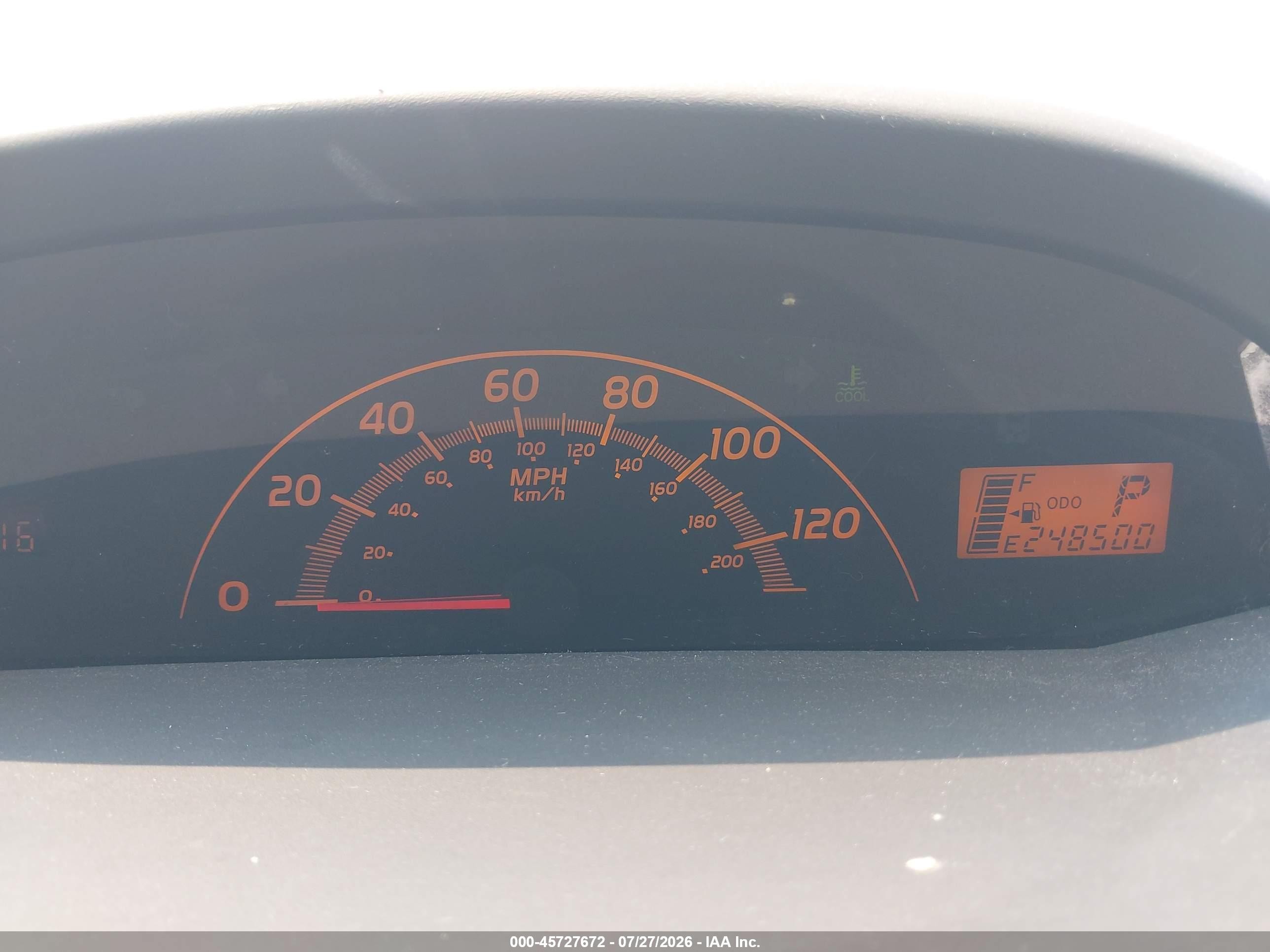 2011 Toyota Yaris   Серебряный vin: JTDJT4K32B5330724