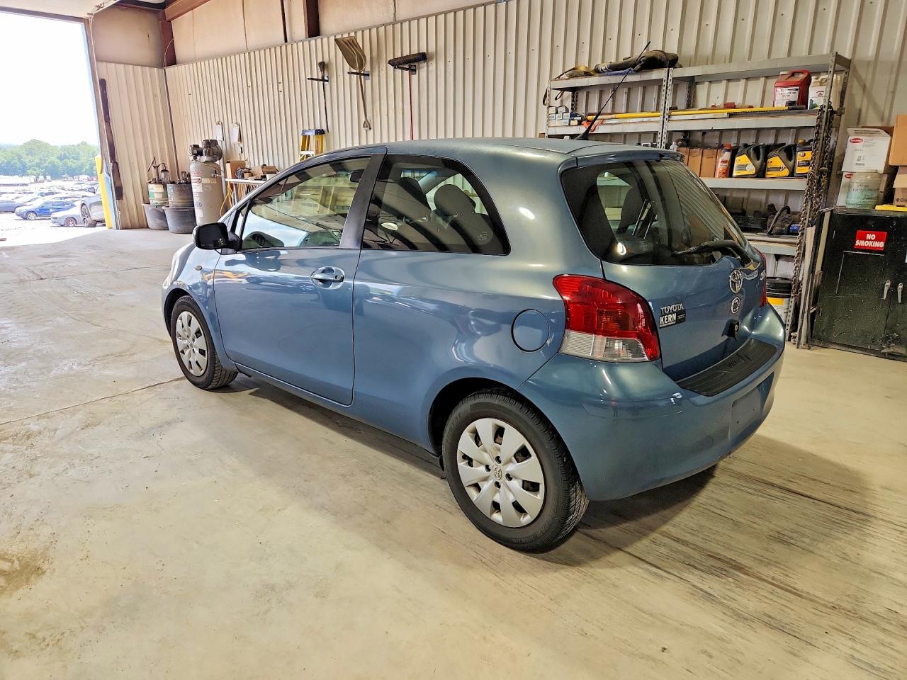 2011 Toyota Yaris Base Blue vin: JTDJT4K32B5336281