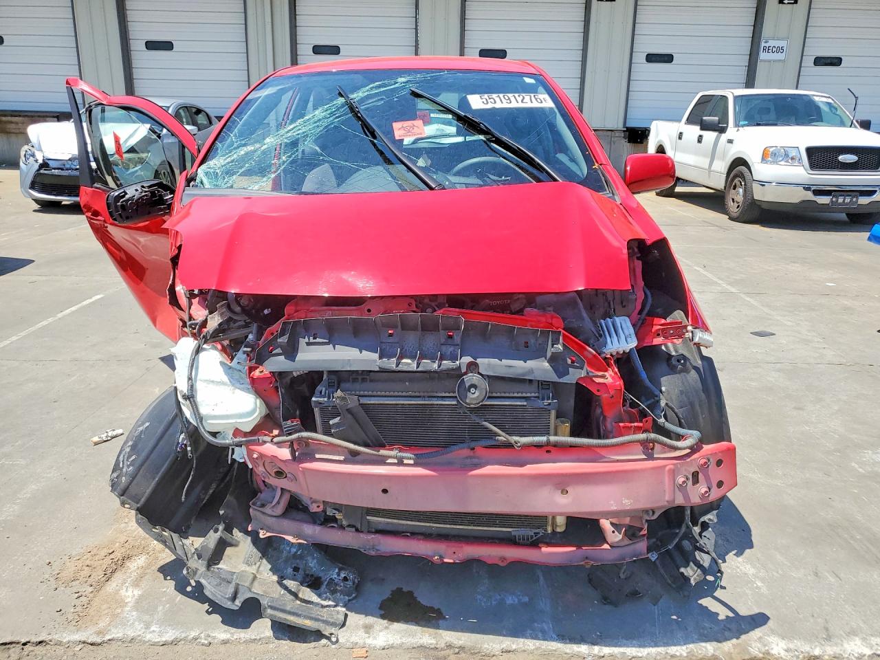 2010 Toyota Yaris Base Красный vin: JTDJT4K33A5283671