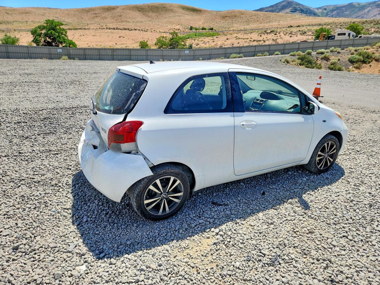 2010 Toyota Yaris Base Белый vin: JTDJT4K33A5319620