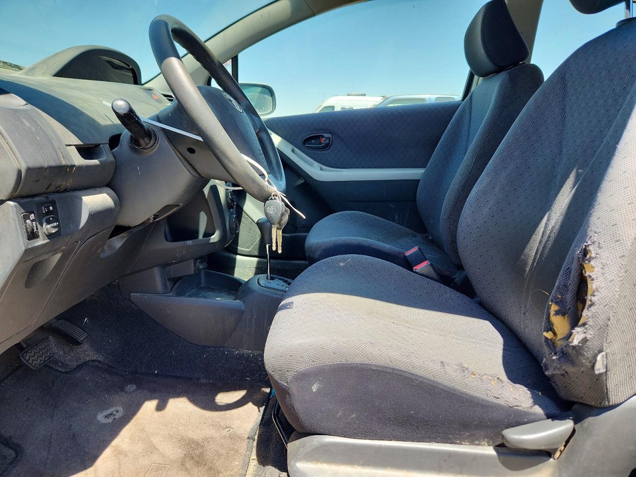 2010 Toyota Yaris Base Silver vin: JTDJT4K34A5319982