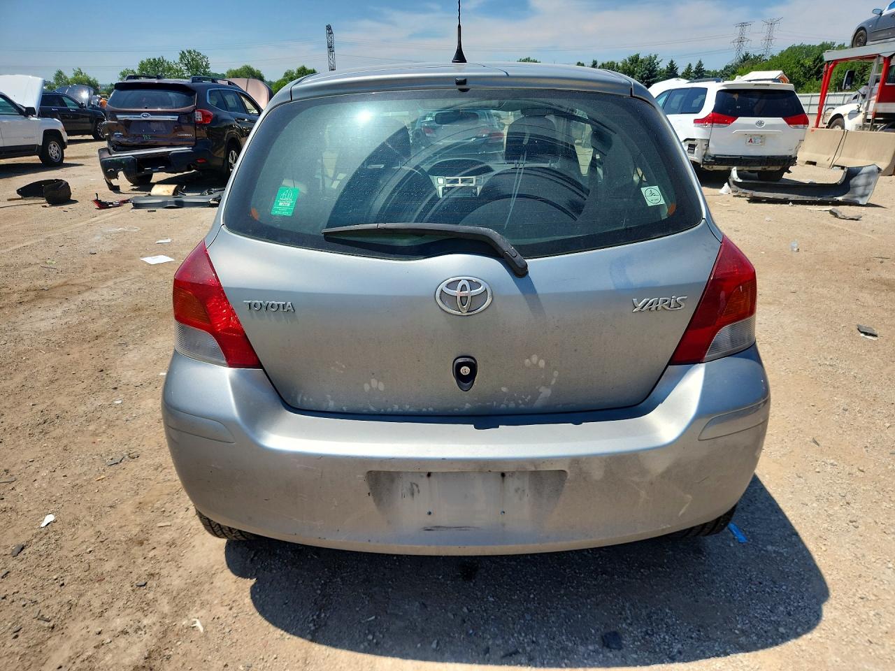 2011 Toyota Yaris Base Серый vin: JTDJT4K34B5333124