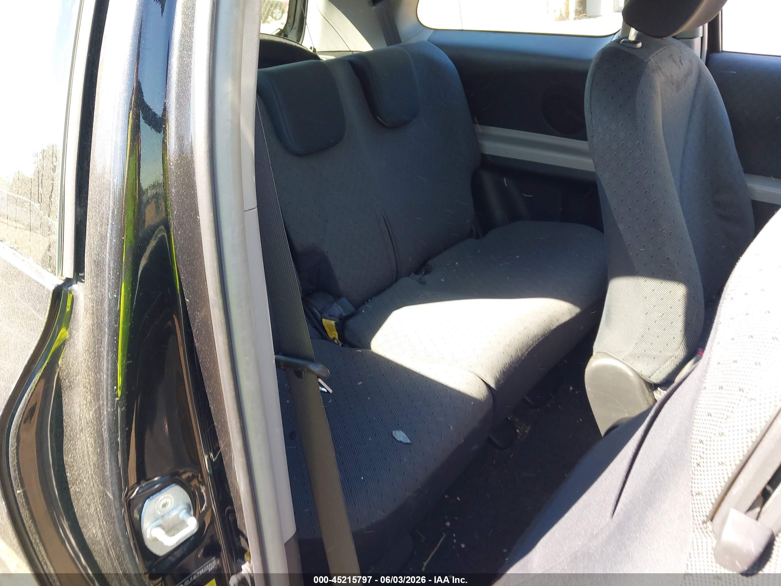 2011 Toyota Yaris   Black vin: JTDJT4K35B5332502