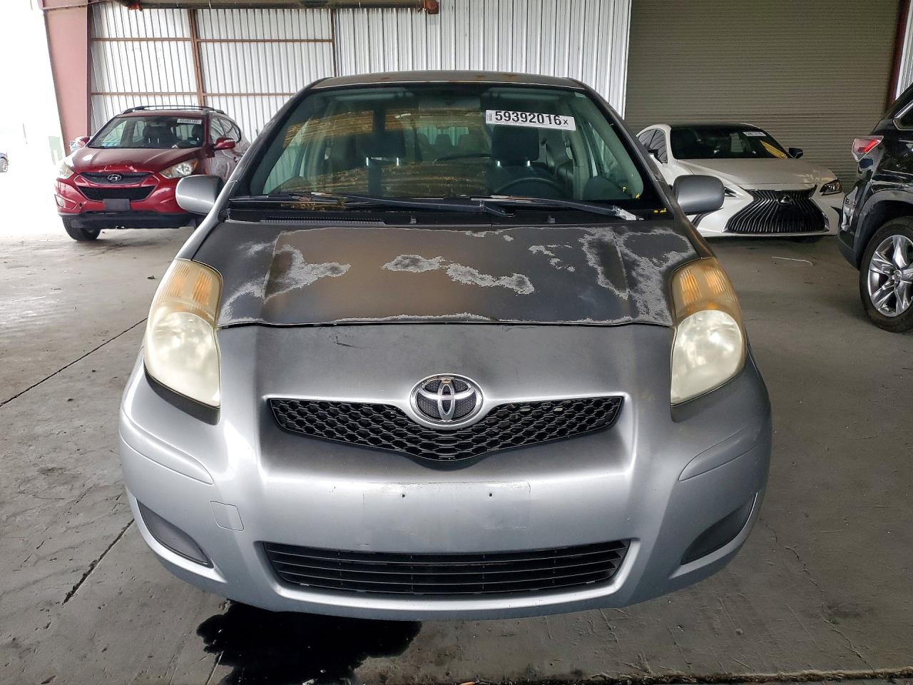 2011 Toyota Yaris Base Silver vin: JTDJT4K36B5337014
