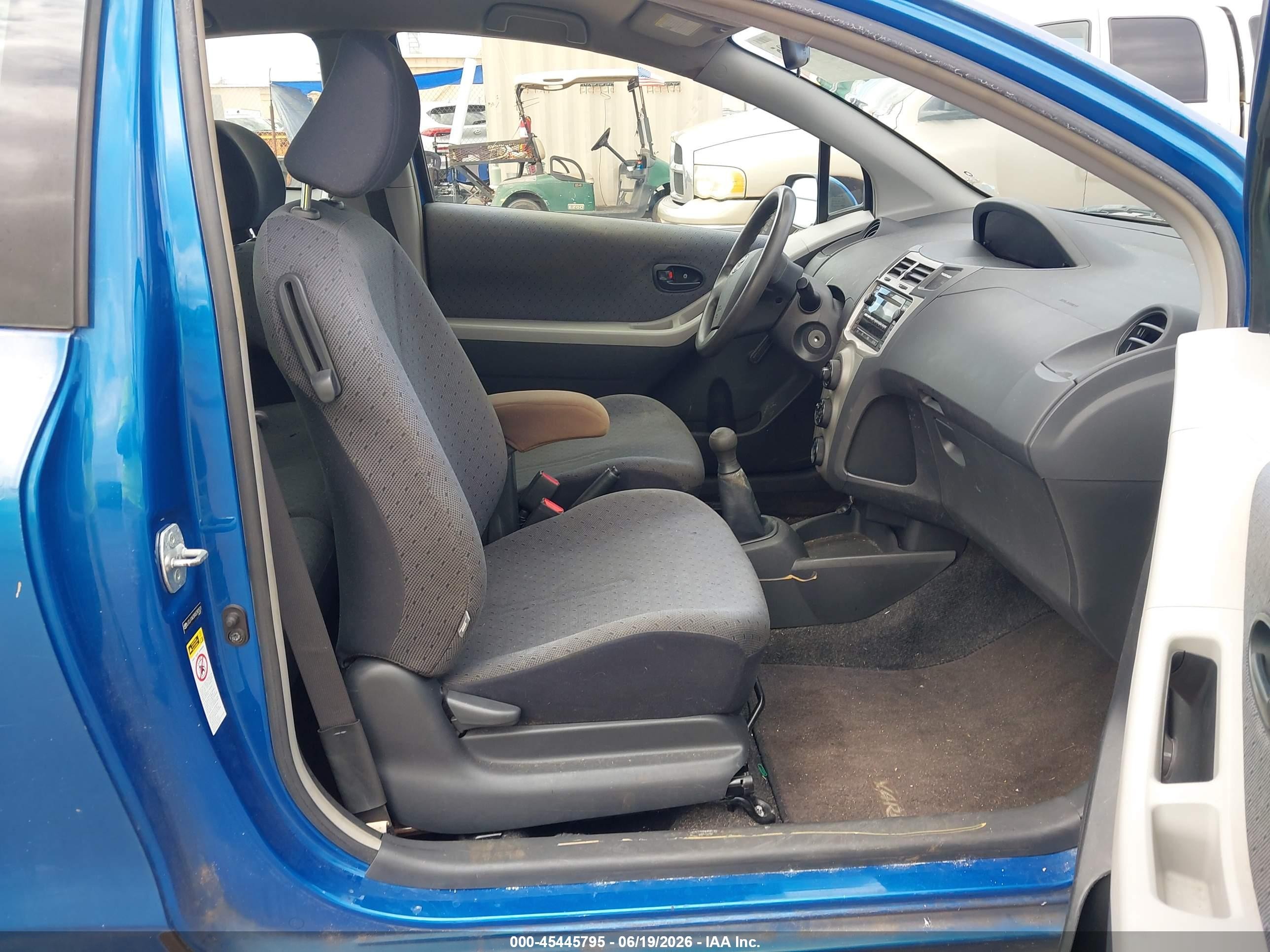2010 Toyota Yaris   Blue vin: JTDJT4K38A5290521