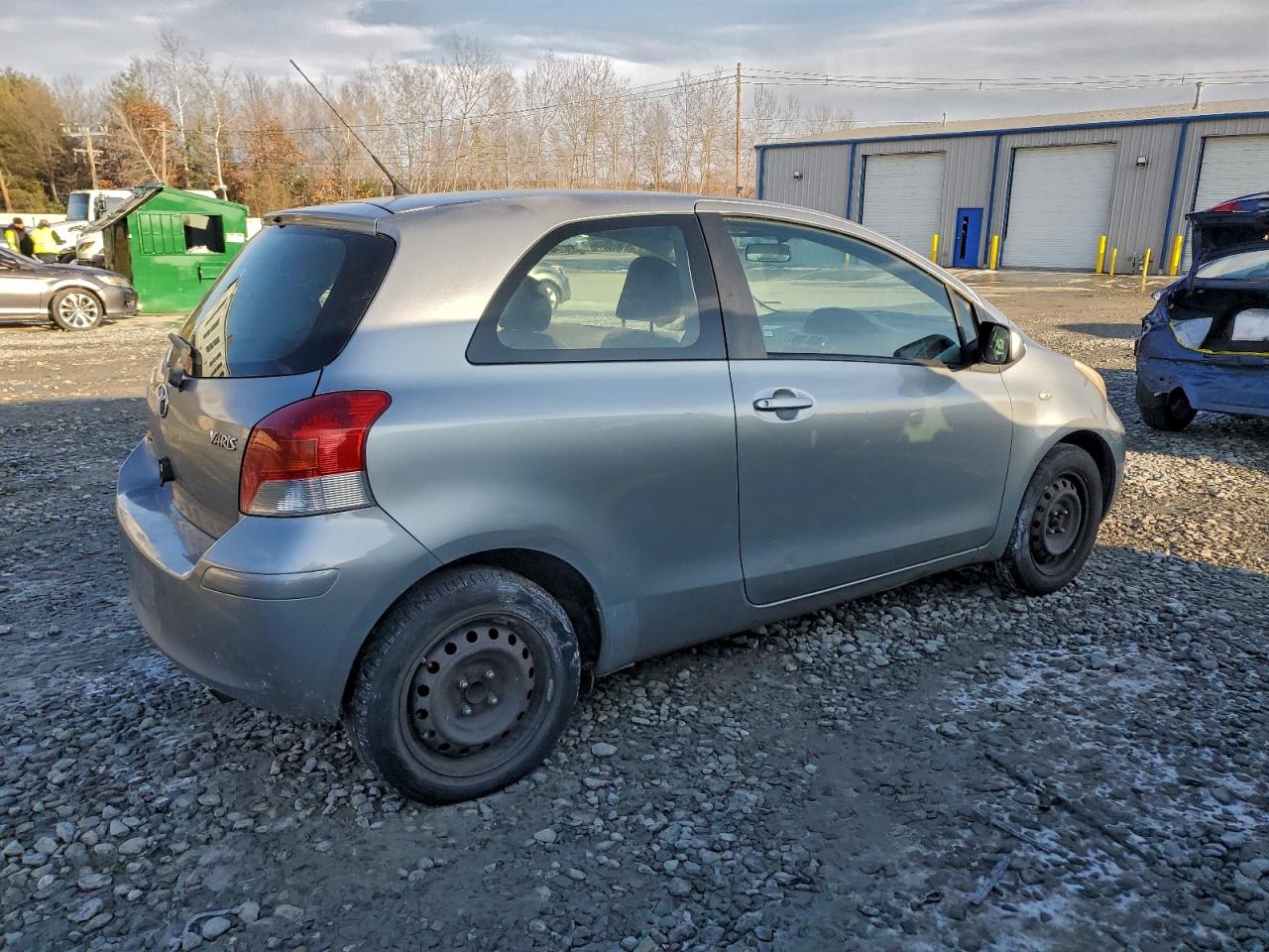 2010 Toyota Yaris Silver vin: JTDJT4K39A5281357