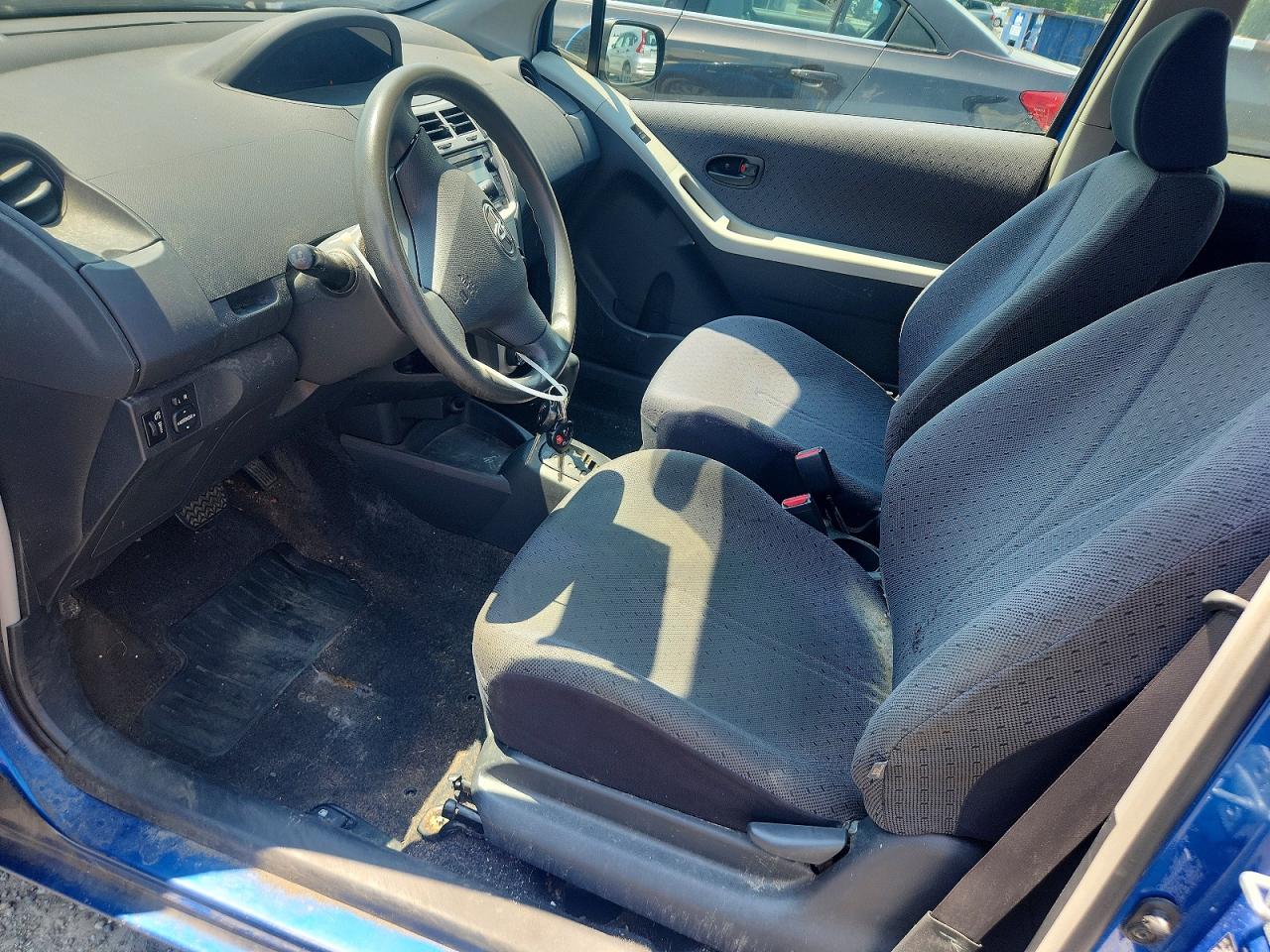 2011 Toyota Yaris Base Blue vin: JTDJT4K39B5329246