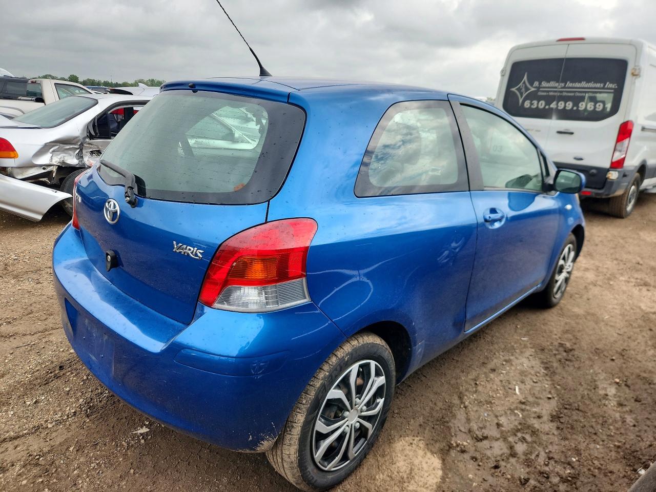 2011 Toyota Yaris Base Синий vin: JTDJT4K39B5335256