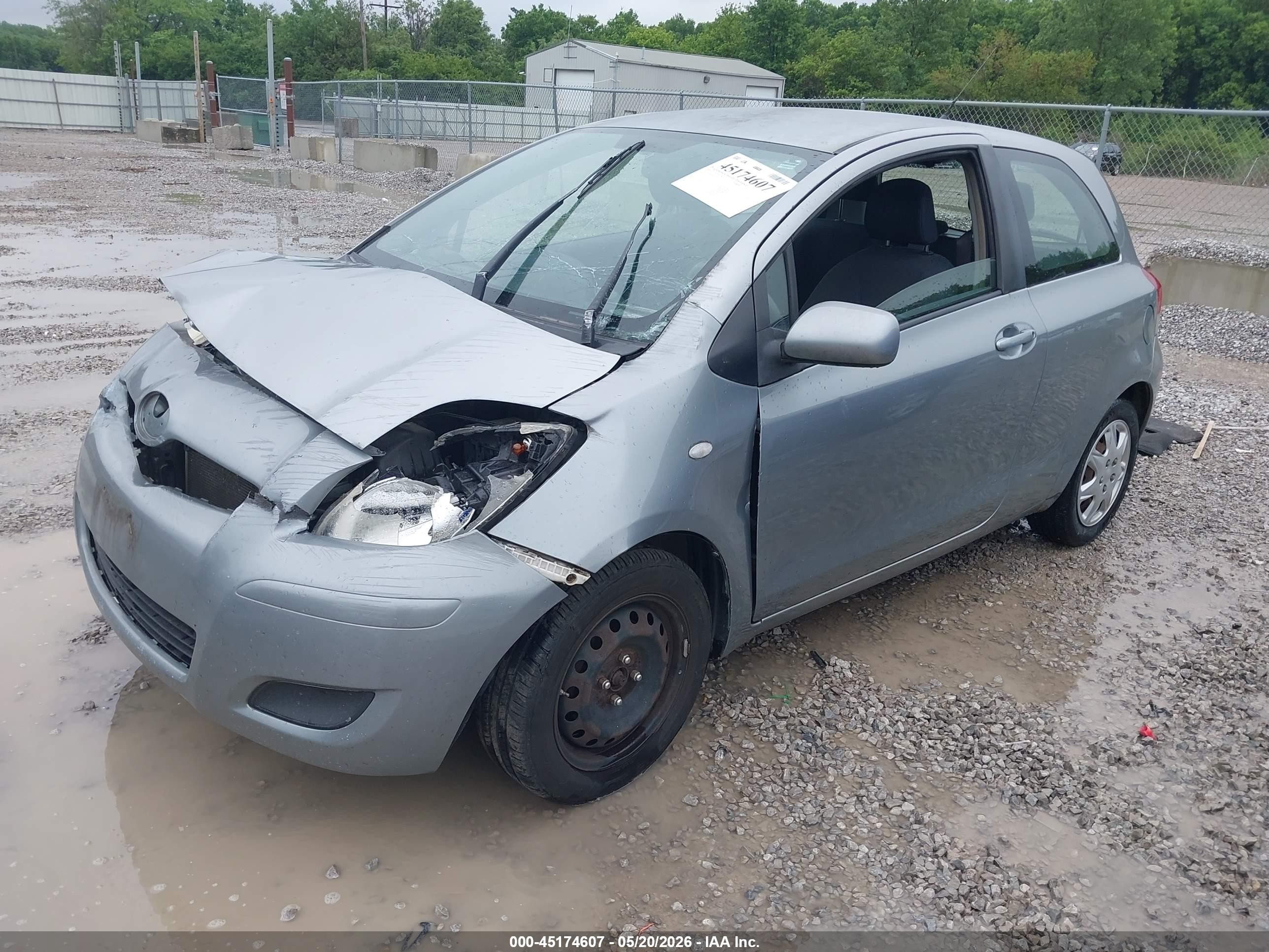 2009 Toyota Yaris   Silver vin: JTDJT903095267536