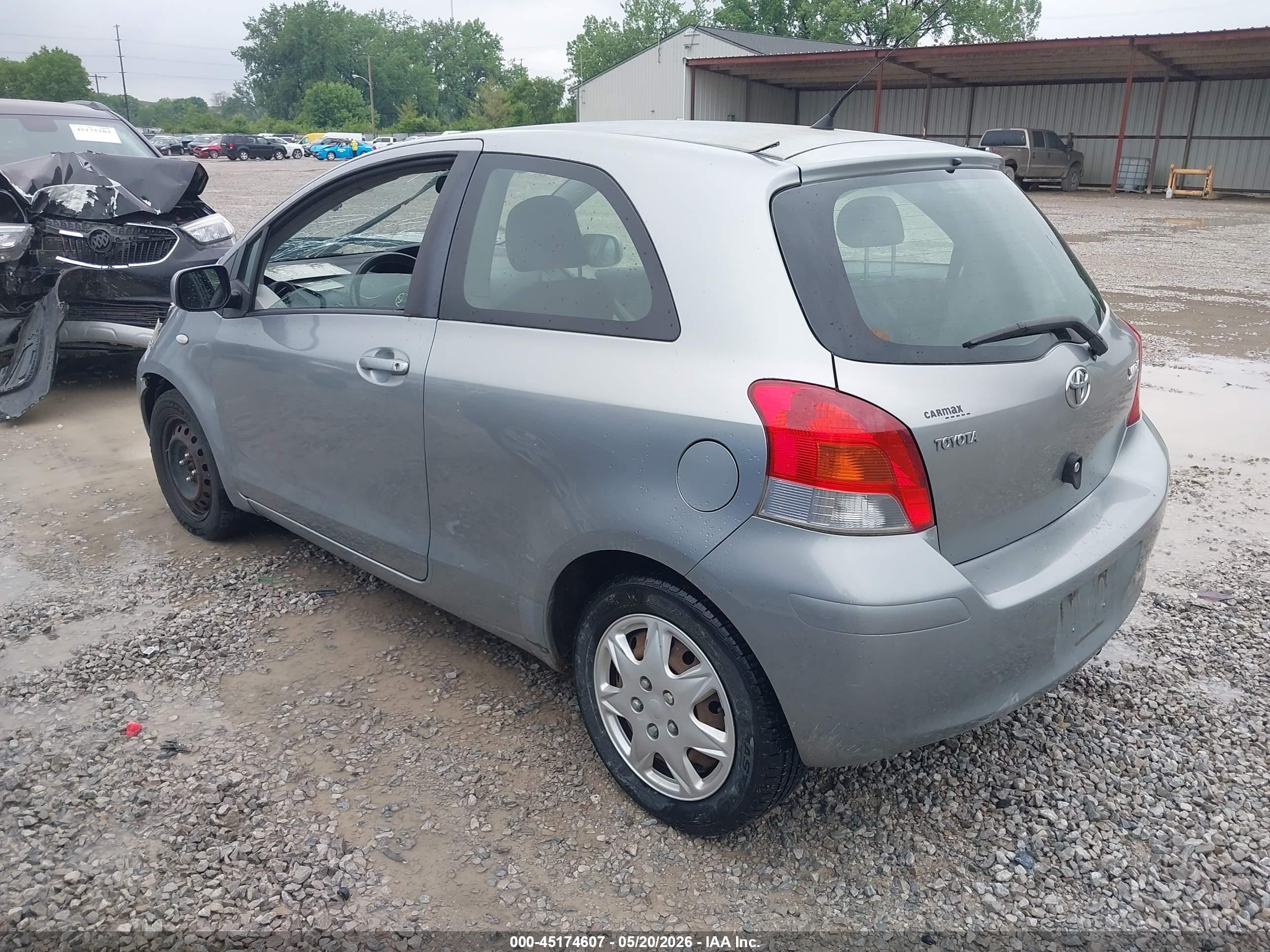 2009 Toyota Yaris   Silver vin: JTDJT903095267536