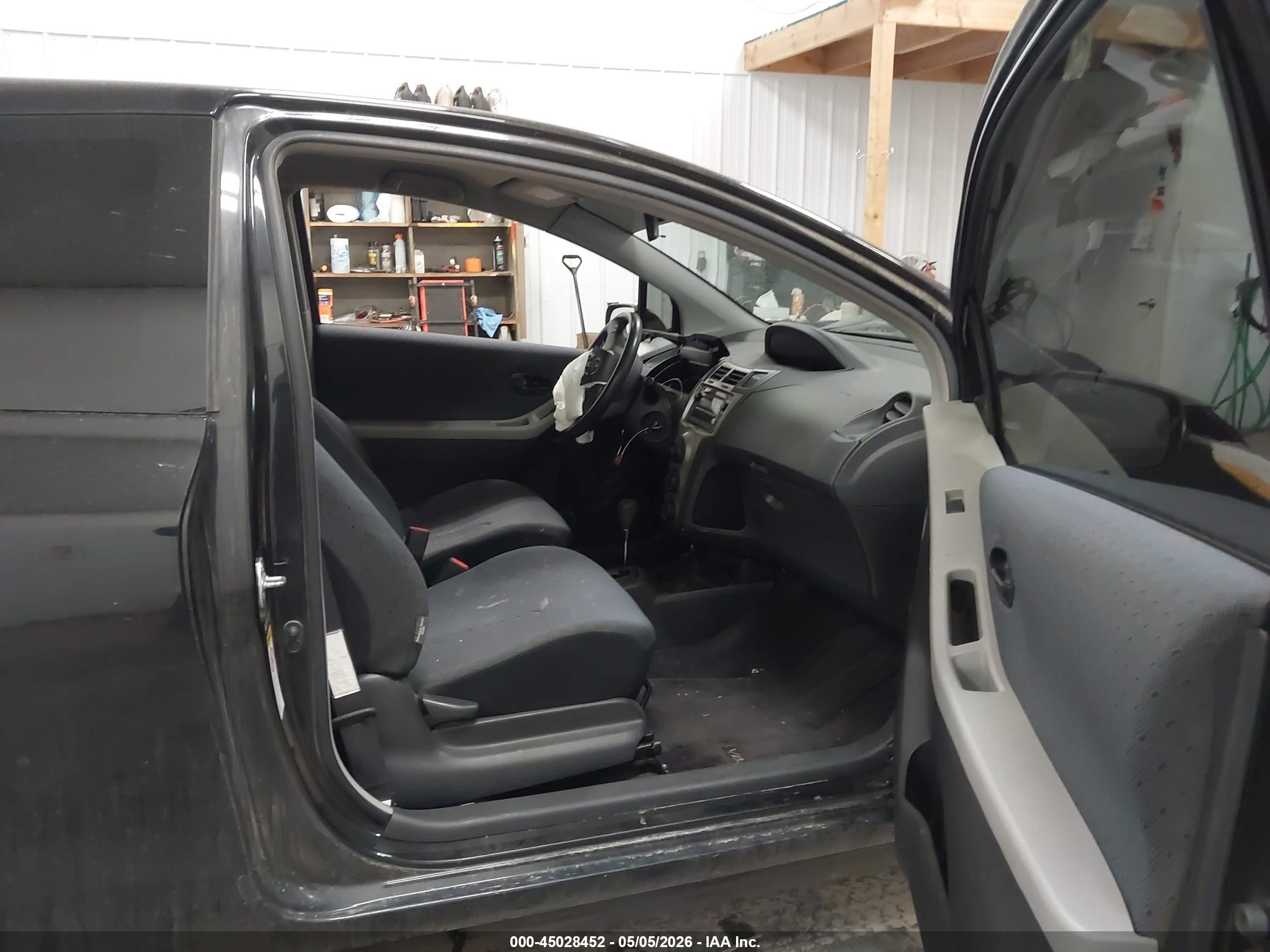 2009 Toyota Yaris   Black vin: JTDJT903395236815