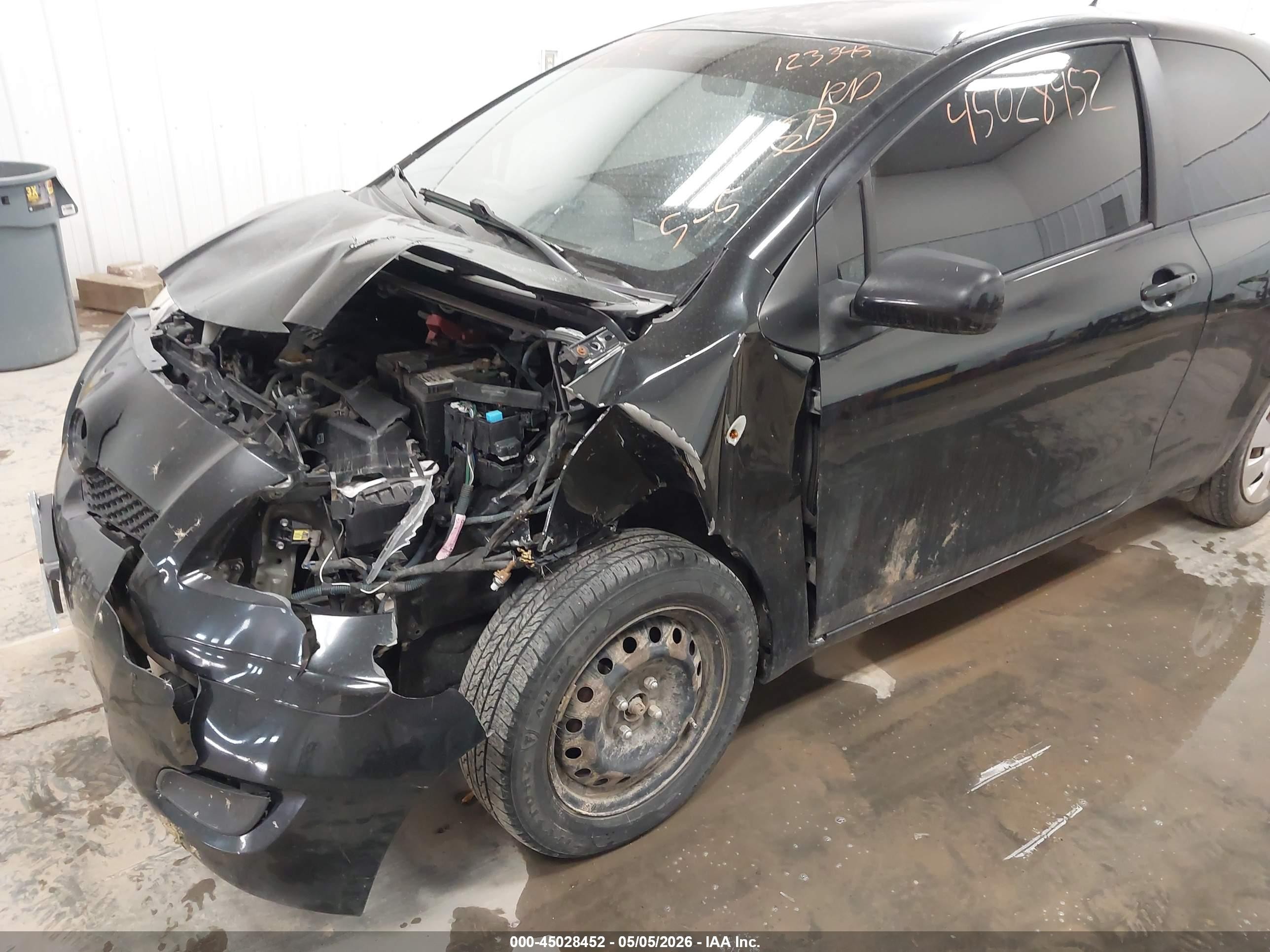 2009 Toyota Yaris   Black vin: JTDJT903395236815