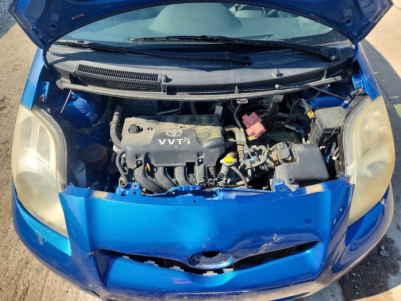 2009 Toyota Yaris Base Blue vin: JTDJT903395241898