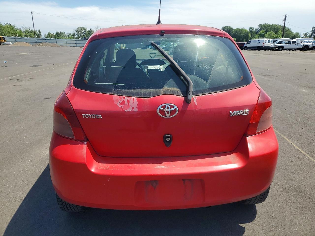 2007 Toyota Yaris Base Красный vin: JTDJT903475060693