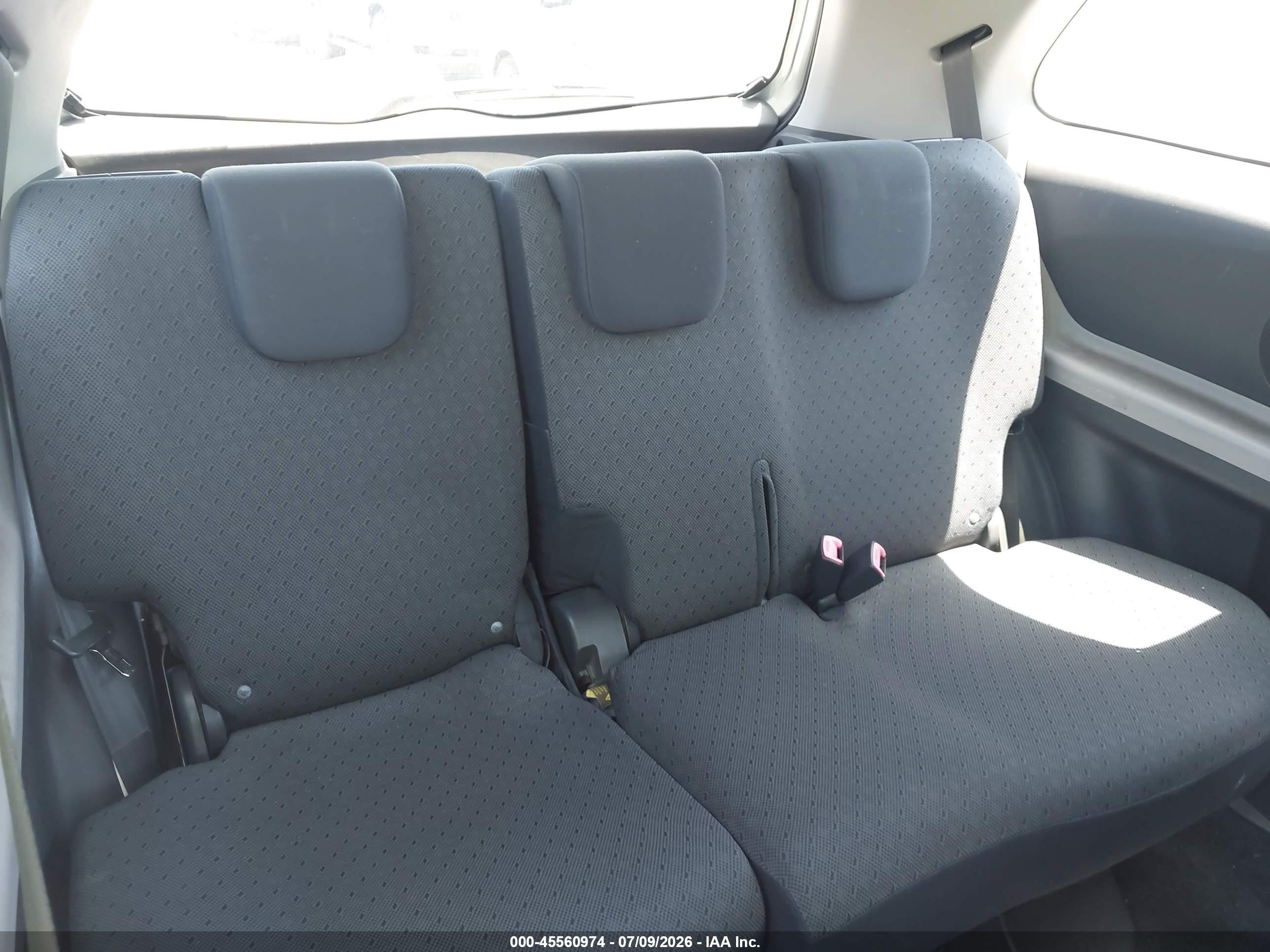 2009 Toyota Yaris   Silver vin: JTDJT903495222986