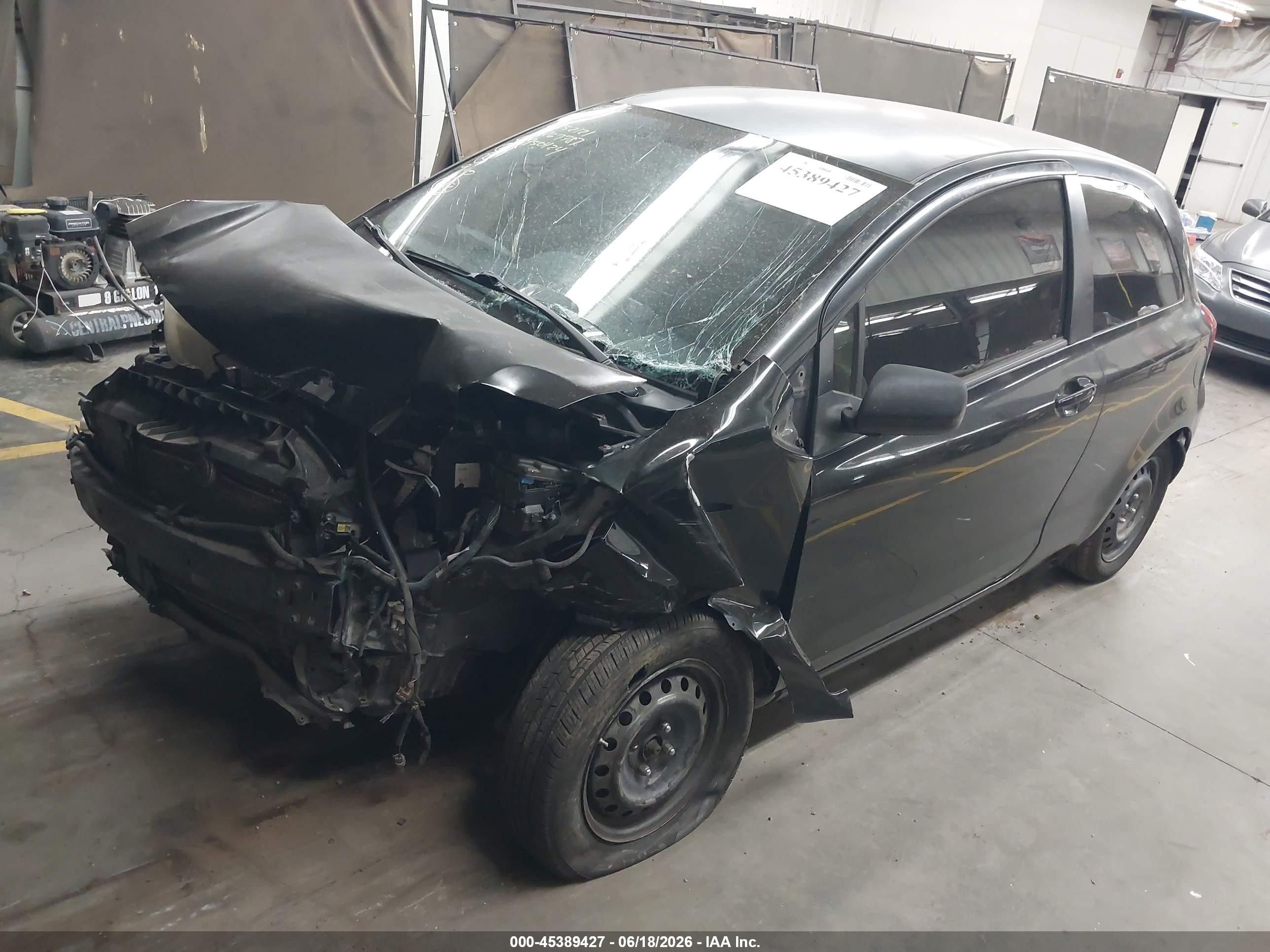 2009 Toyota Yaris   Black vin: JTDJT903695252121