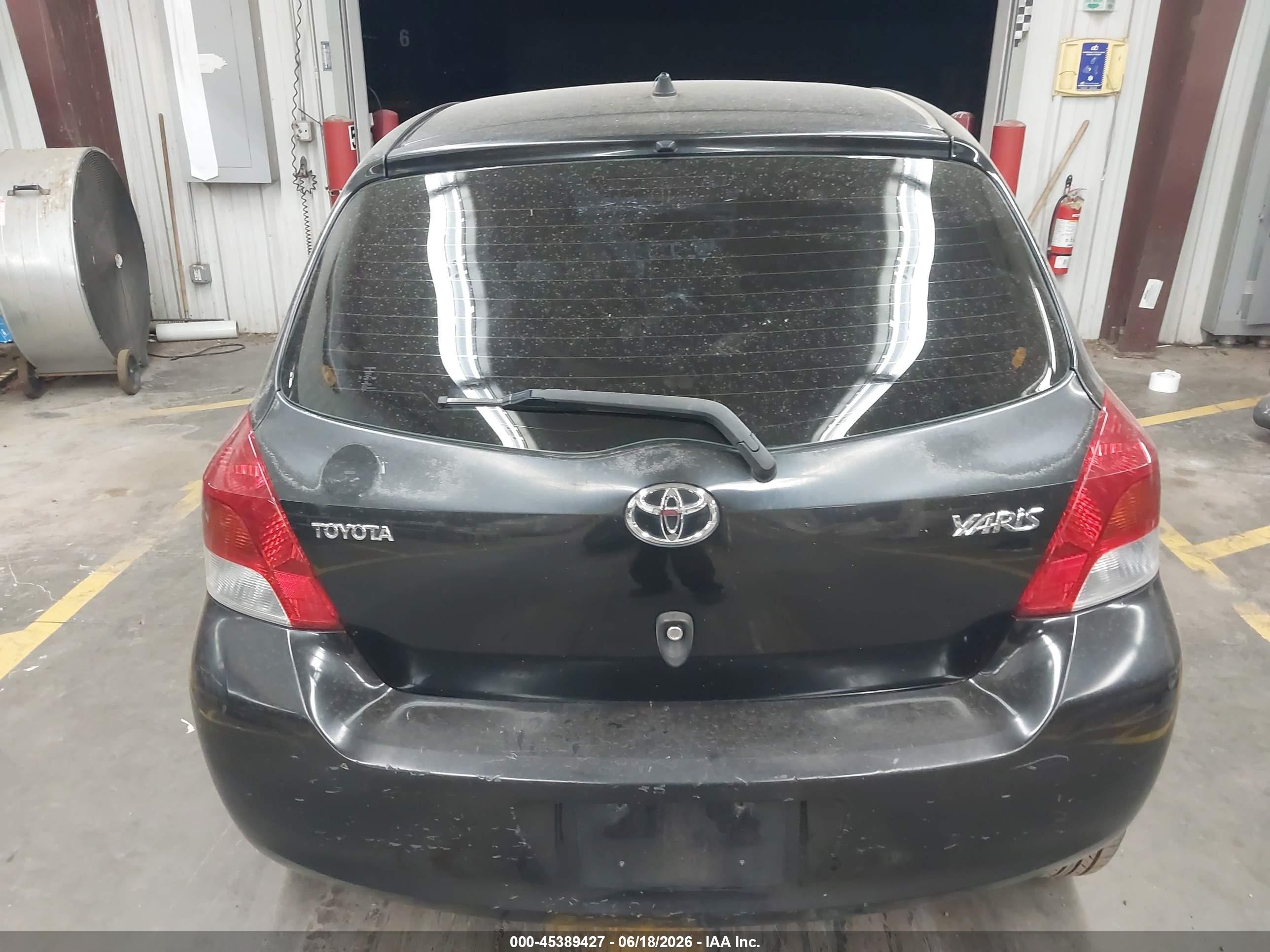 2009 Toyota Yaris   Black vin: JTDJT903695252121