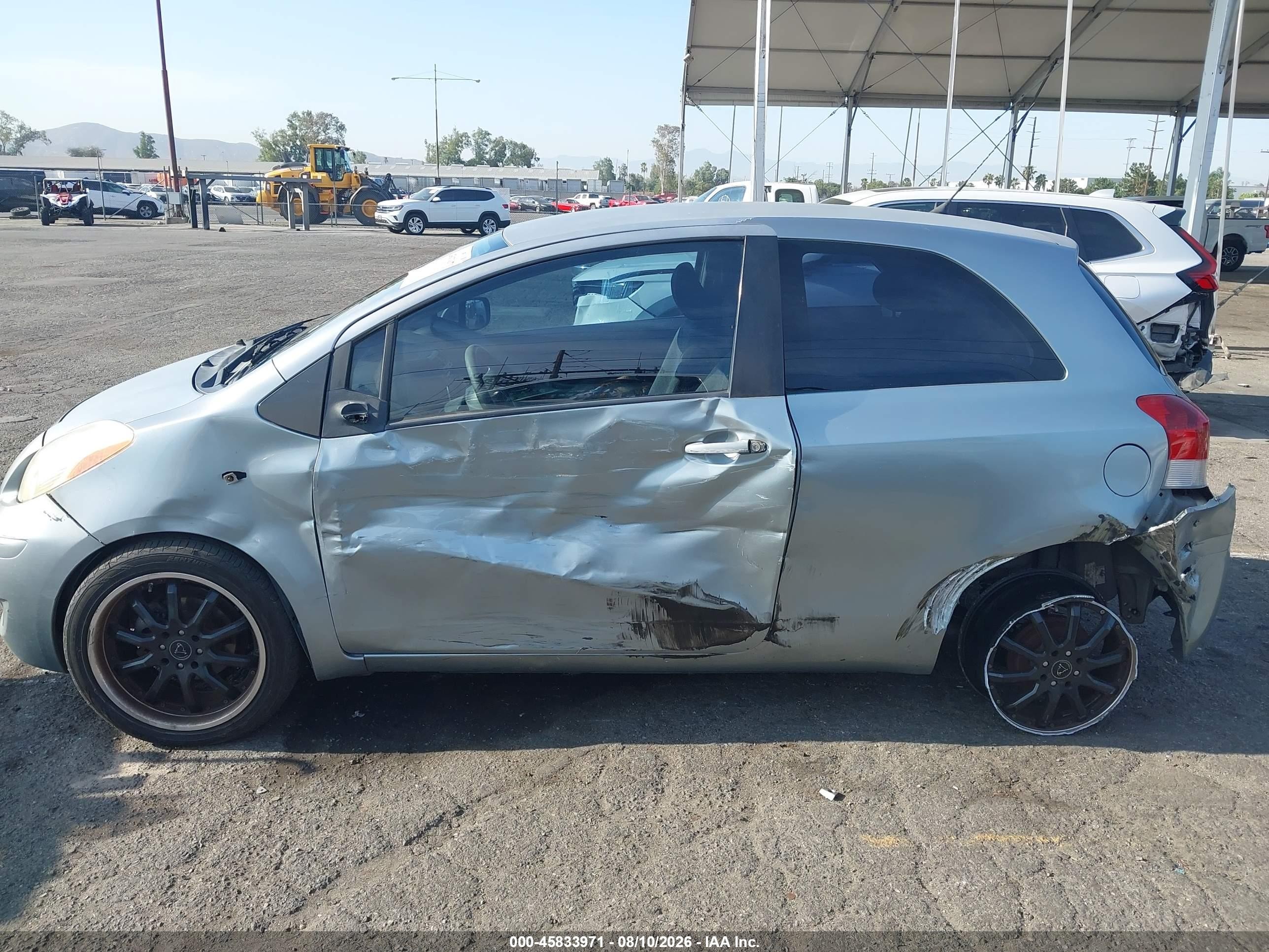 2009 Toyota Yaris   Gray vin: JTDJT903795258333