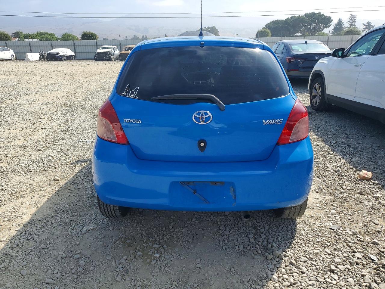 2007 Toyota Yaris Base Blue vin: JTDJT903975136019