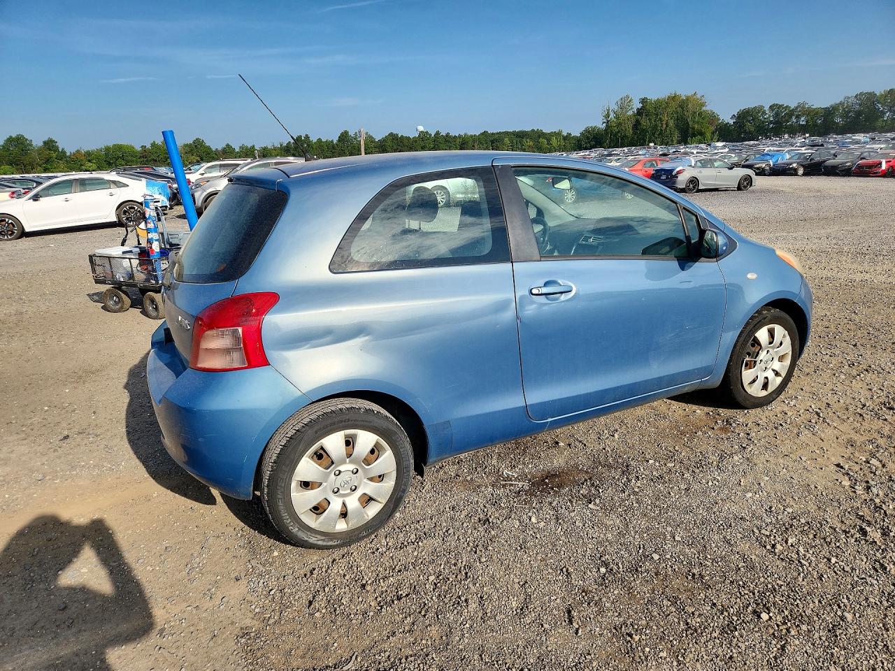 2007 Toyota Yaris Base Blue vin: JTDJT903975137686