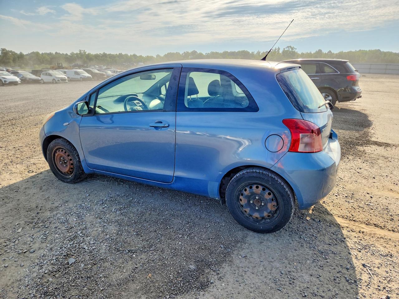 2007 Toyota Yaris Base Blue vin: JTDJT903975137686