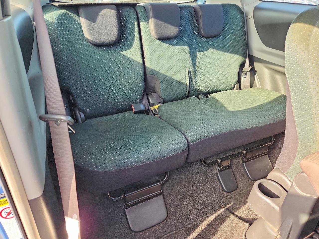 2007 Toyota Yaris Base Blue vin: JTDJT903975137686