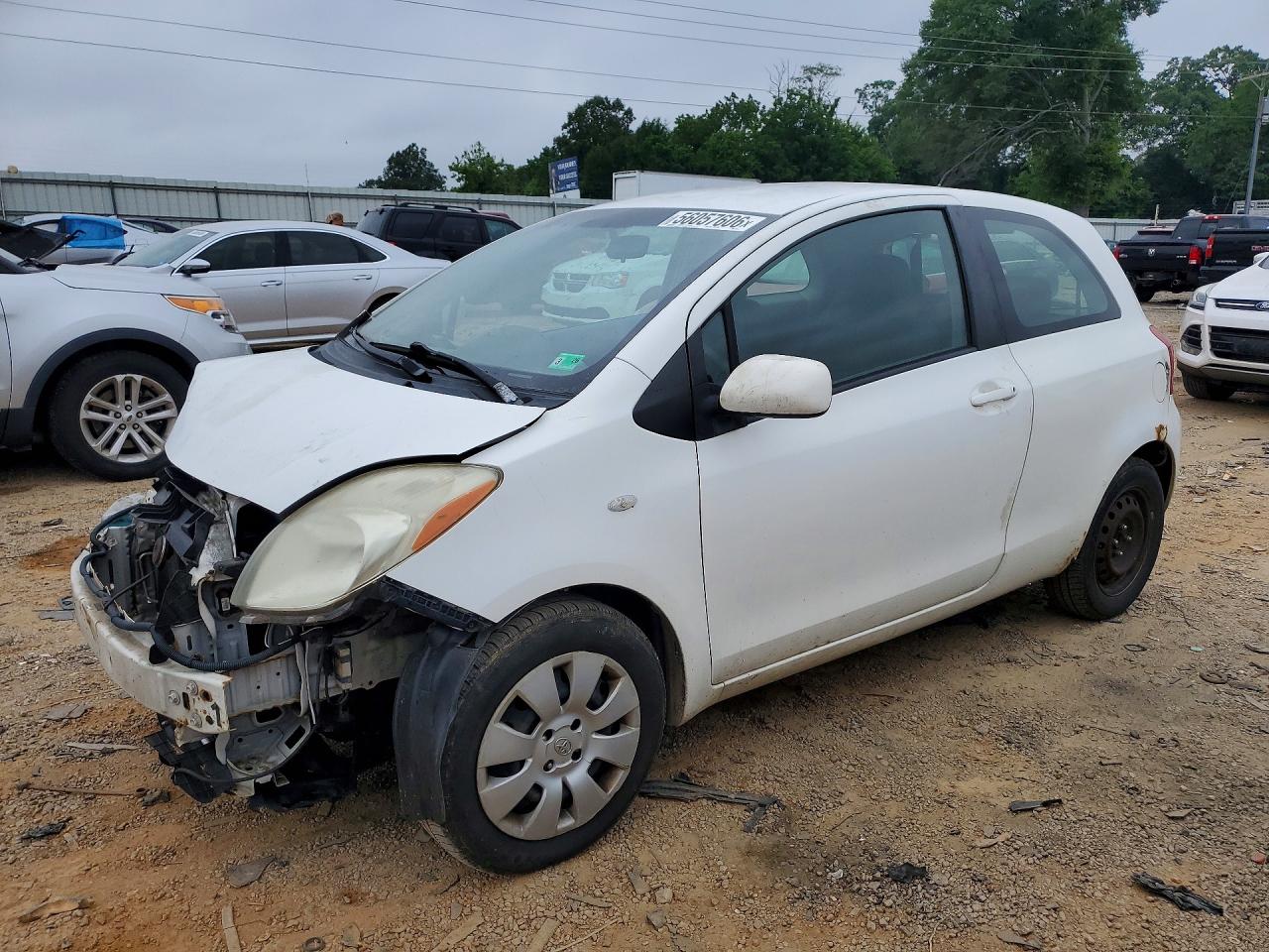 2007 Toyota Yaris Base White vin: JTDJT923075079061
