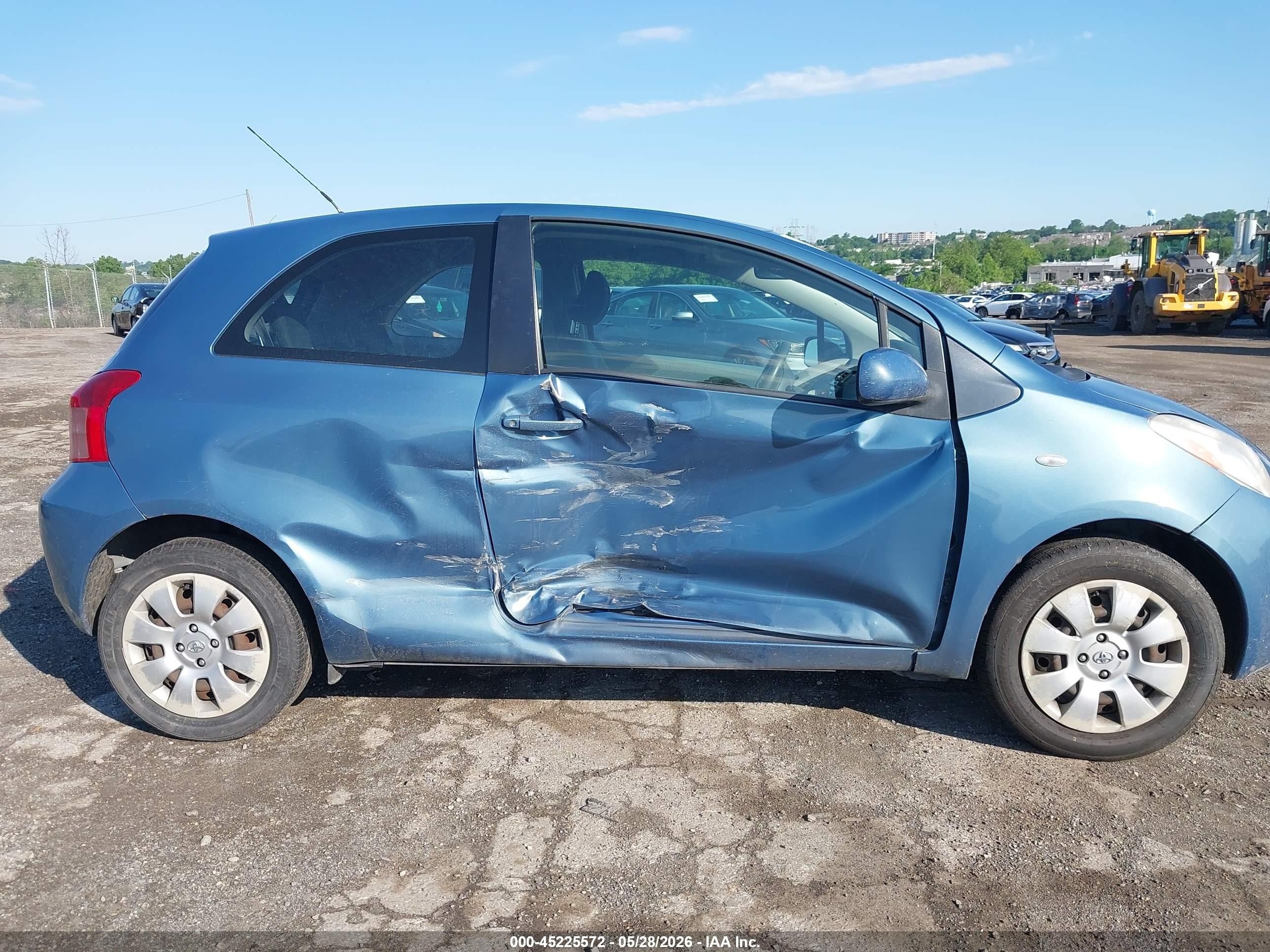 2007 Toyota Yaris   Blue vin: JTDJT923075110048