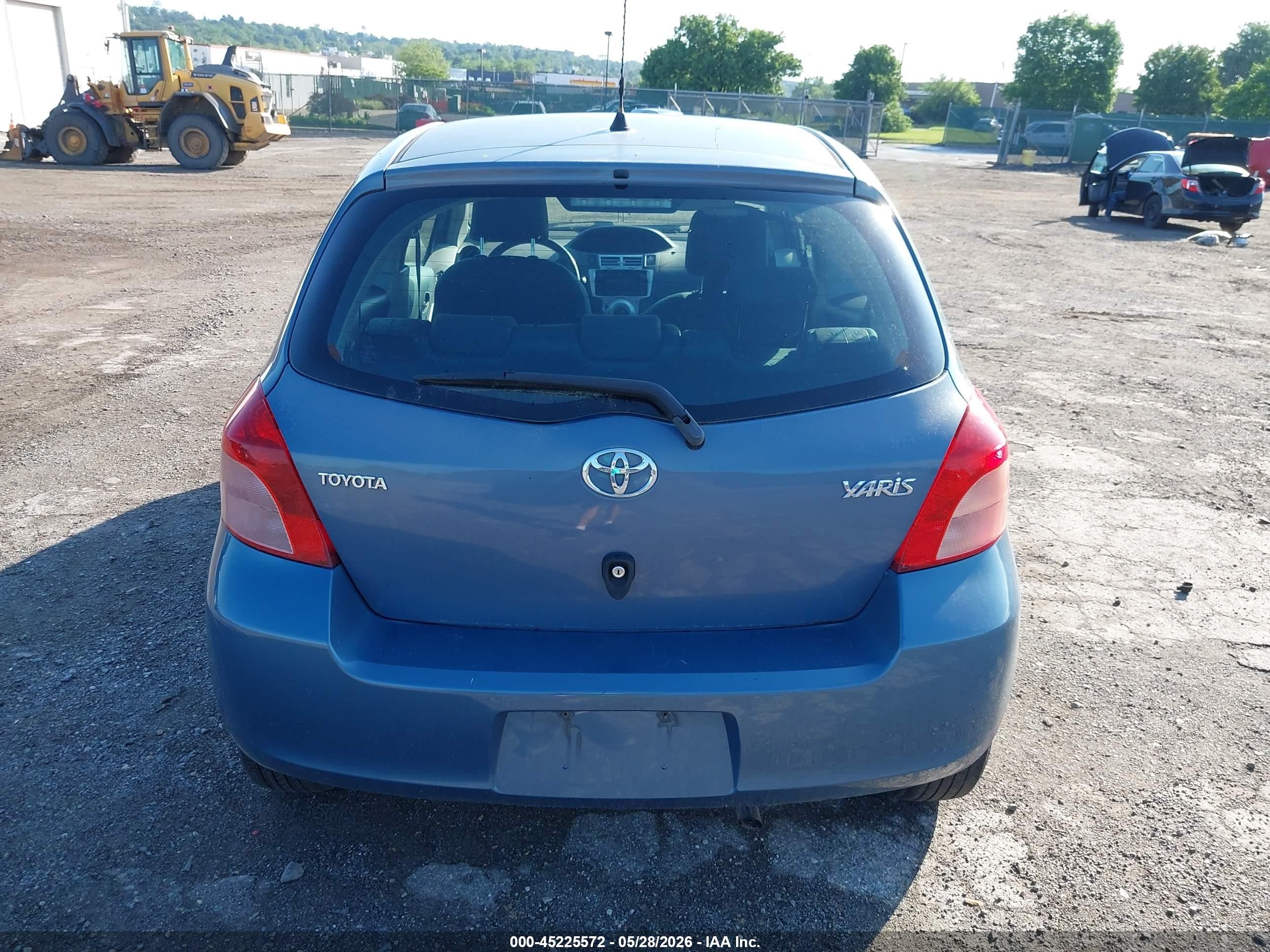 2007 Toyota Yaris   Blue vin: JTDJT923075110048