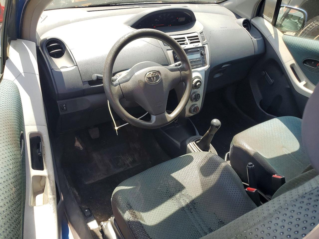 2008 Toyota Yaris Base Blue vin: JTDJT923085166475