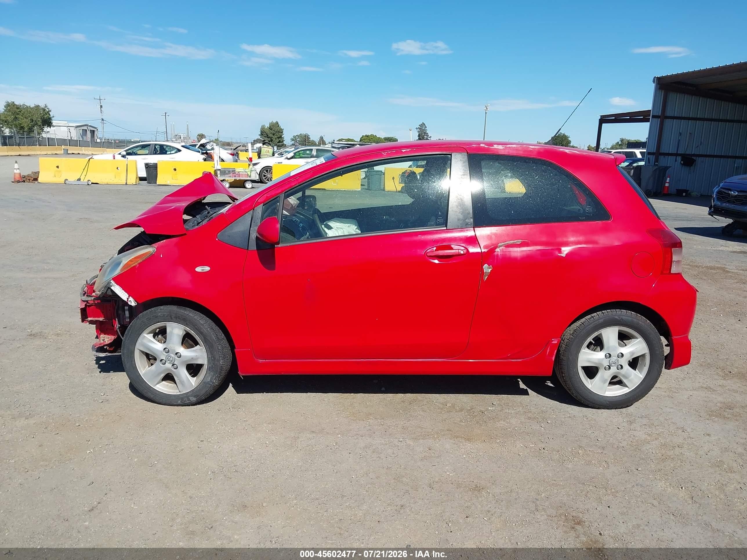 2008 Toyota Yaris S Red vin: JTDJT923085167061