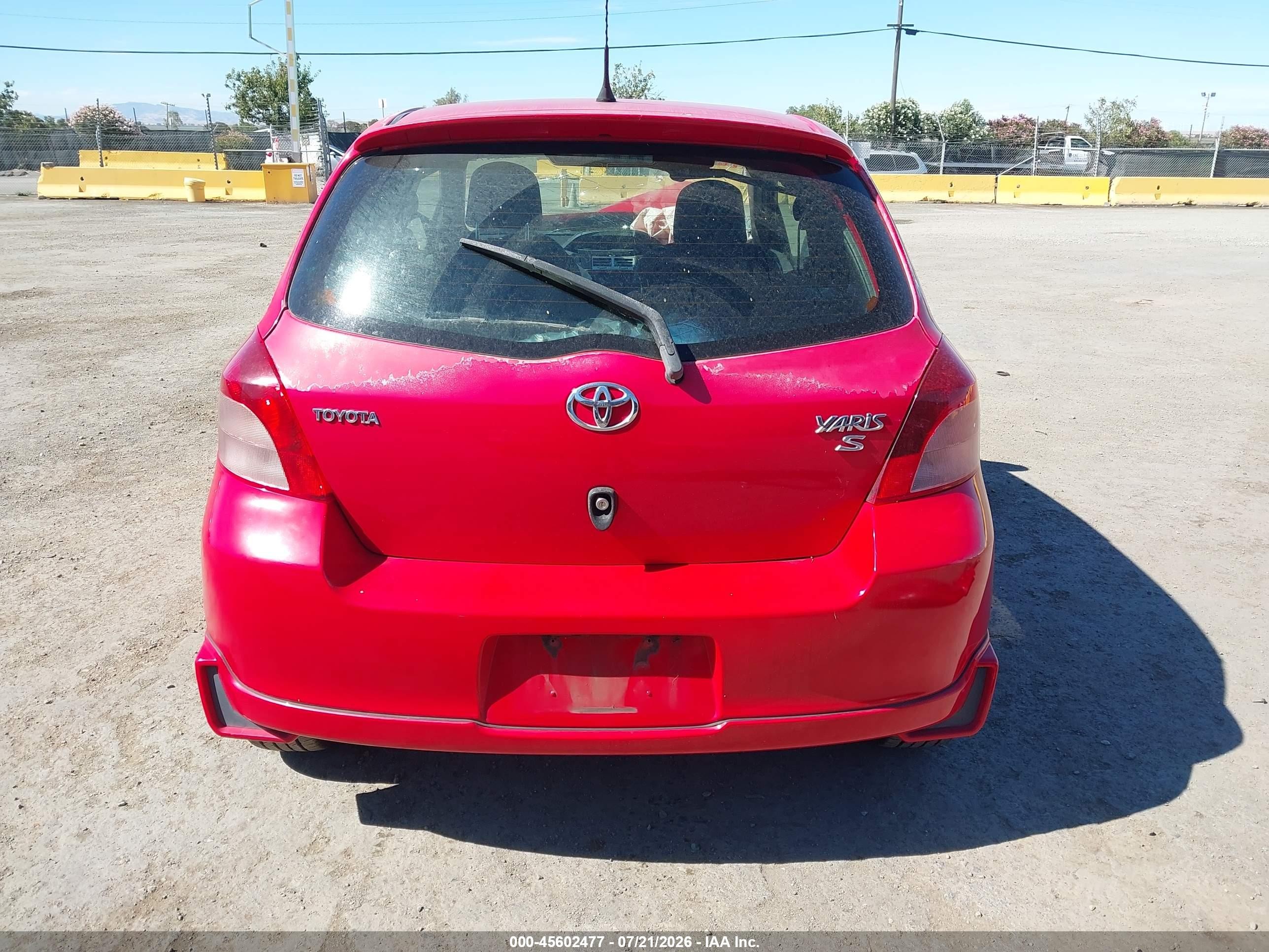 2008 Toyota Yaris S Red vin: JTDJT923085167061